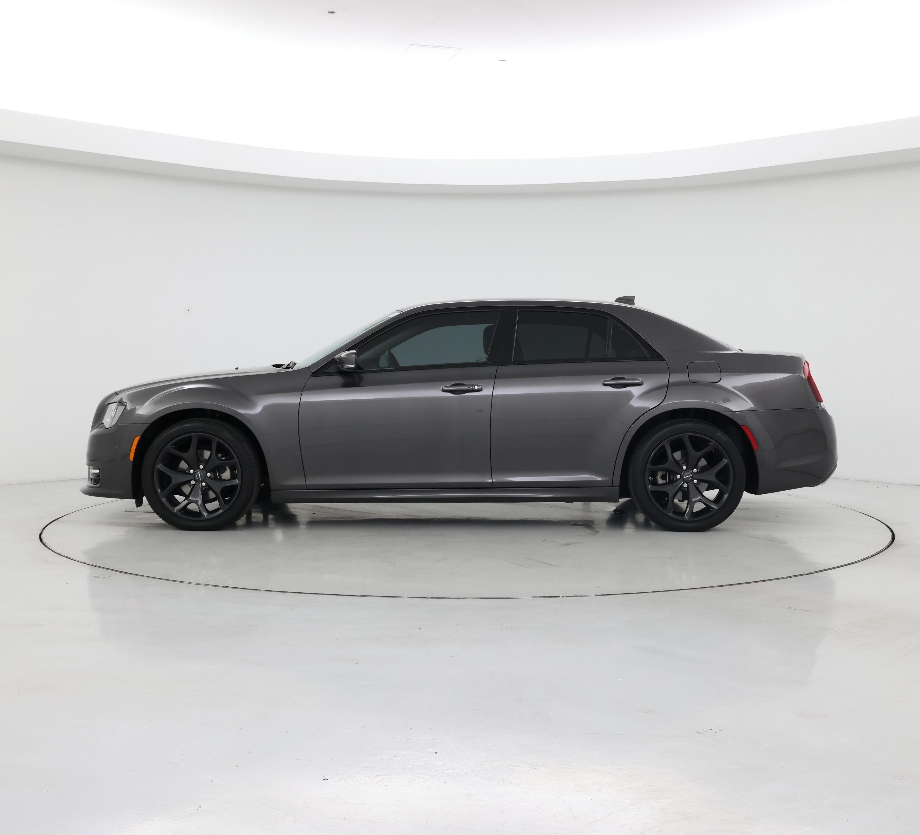 Thumbnail: 2022 Chrysler 300 - 3