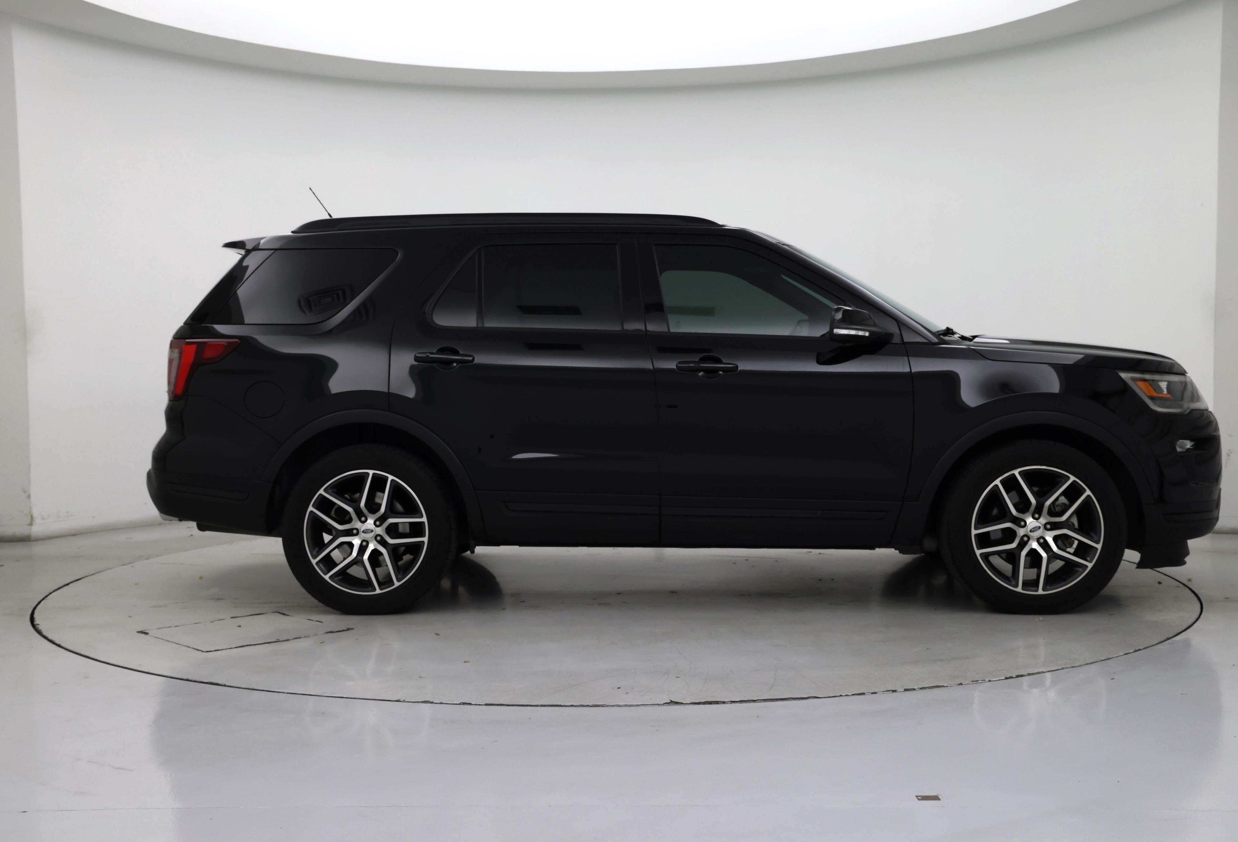 Thumbnail: 2018 Ford Explorer - 7