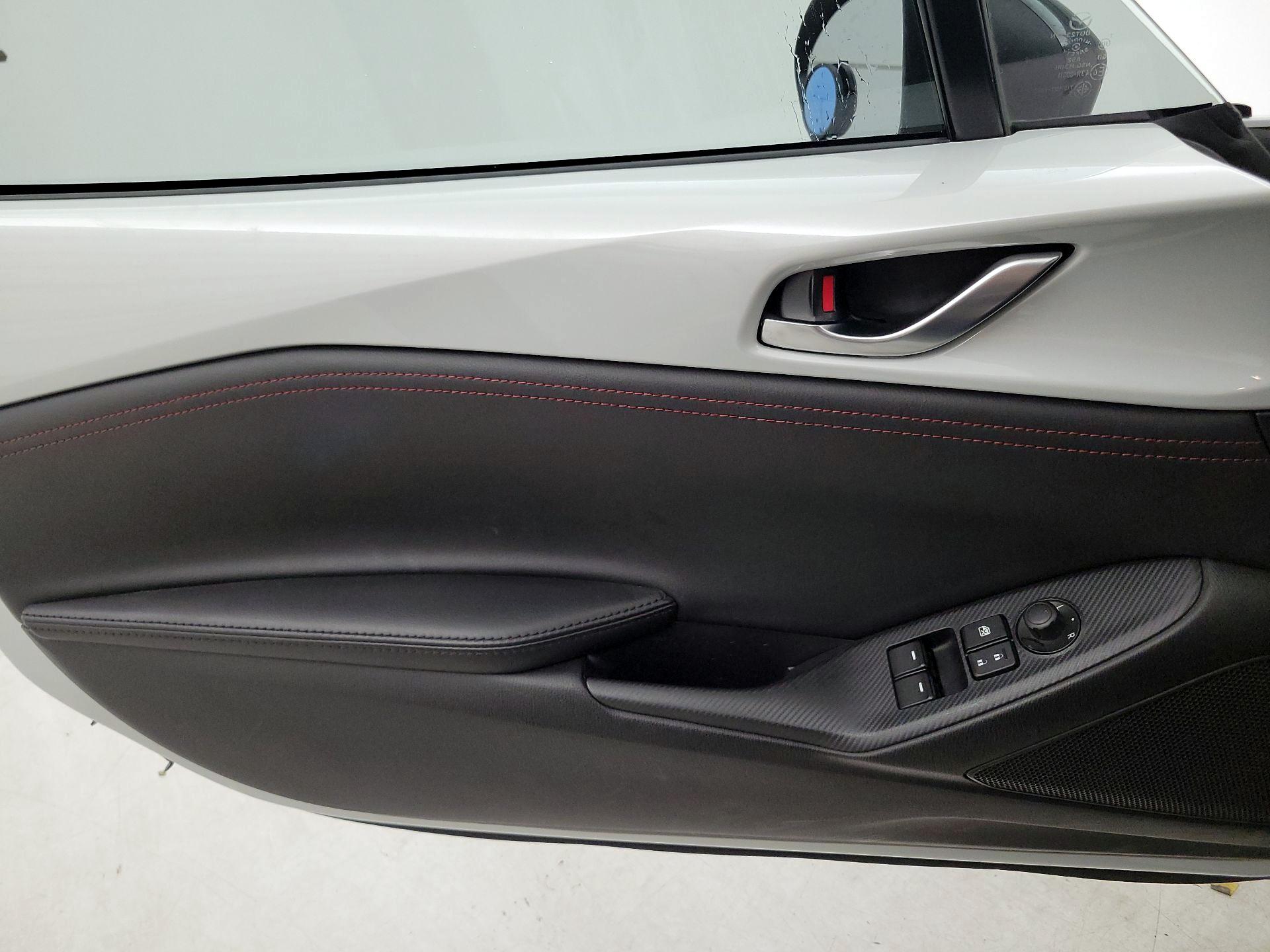 Thumbnail: 2016 Mazda MX-5 Miata - 12