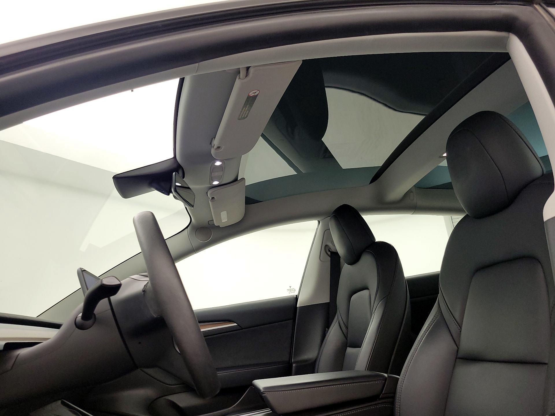 Thumbnail: 2022 Tesla Model 3 - 19