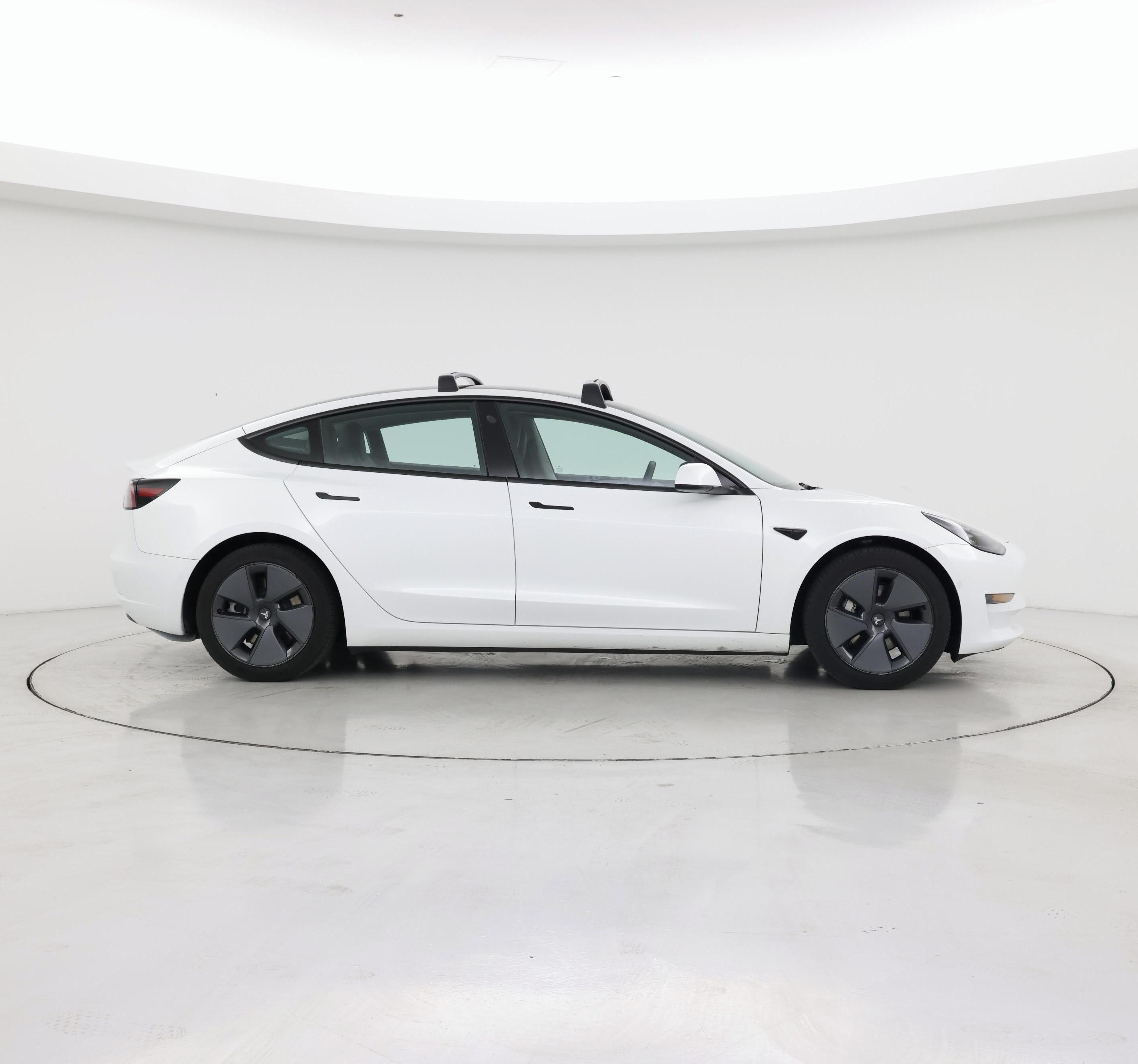 Thumbnail: 2022 Tesla Model 3 - 7