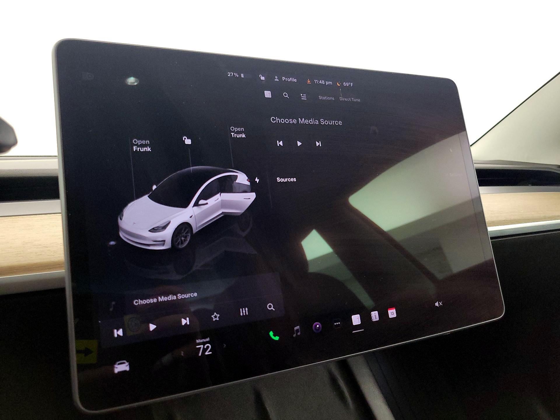 Thumbnail: 2022 Tesla Model 3 - 15