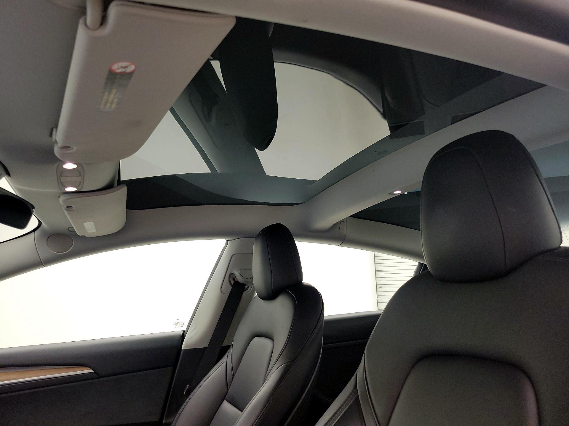 Thumbnail: 2022 Tesla Model 3 - 18