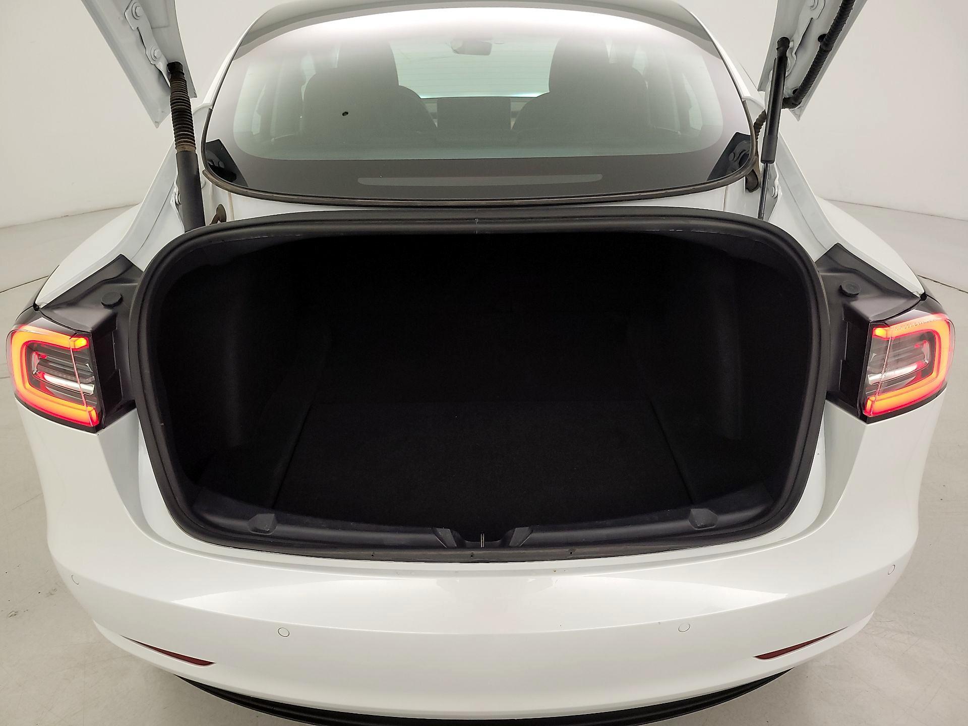 Thumbnail: 2022 Tesla Model 3 - 20