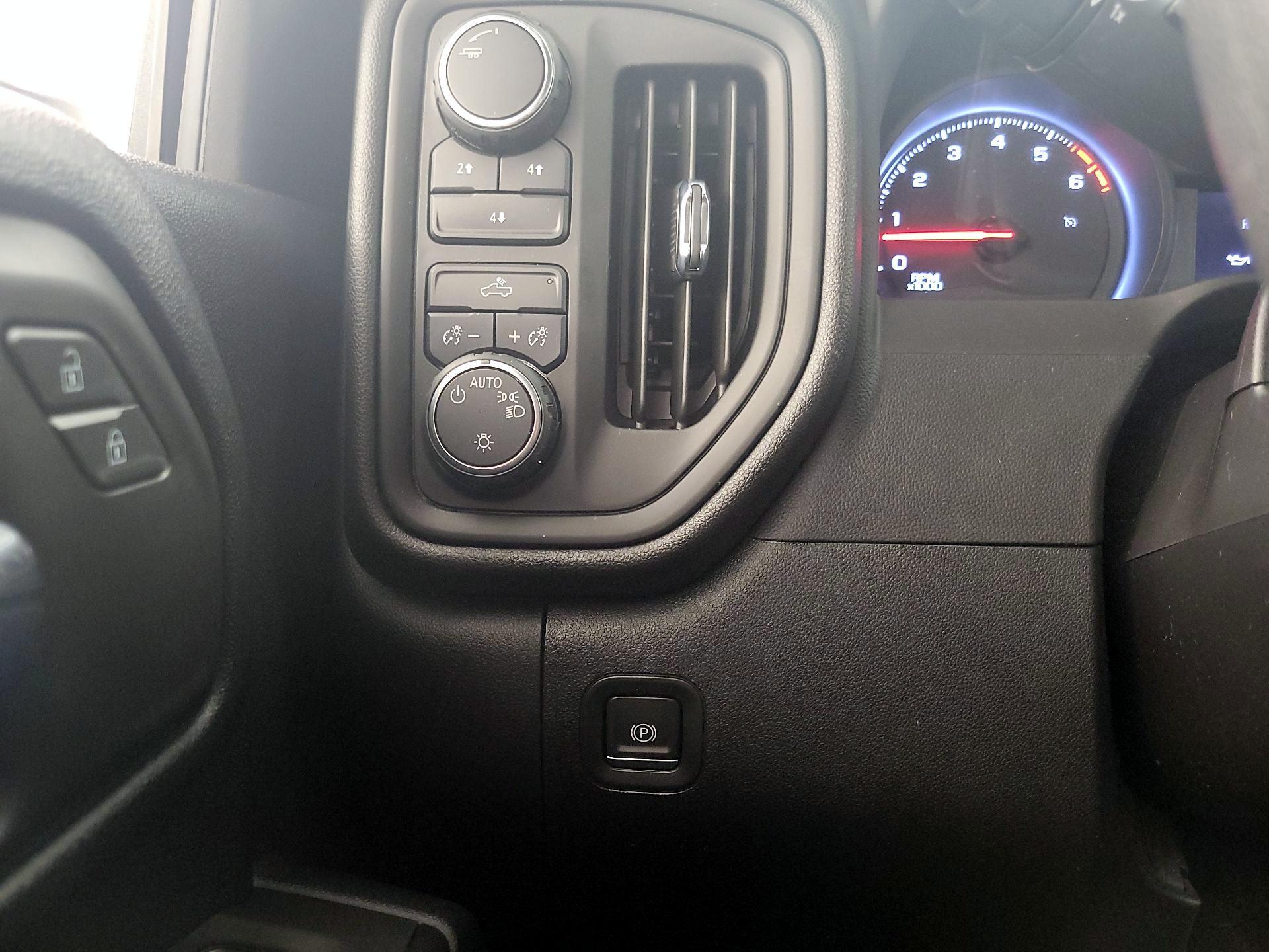 Thumbnail: 2024 Chevrolet Silverado 3500 - 13