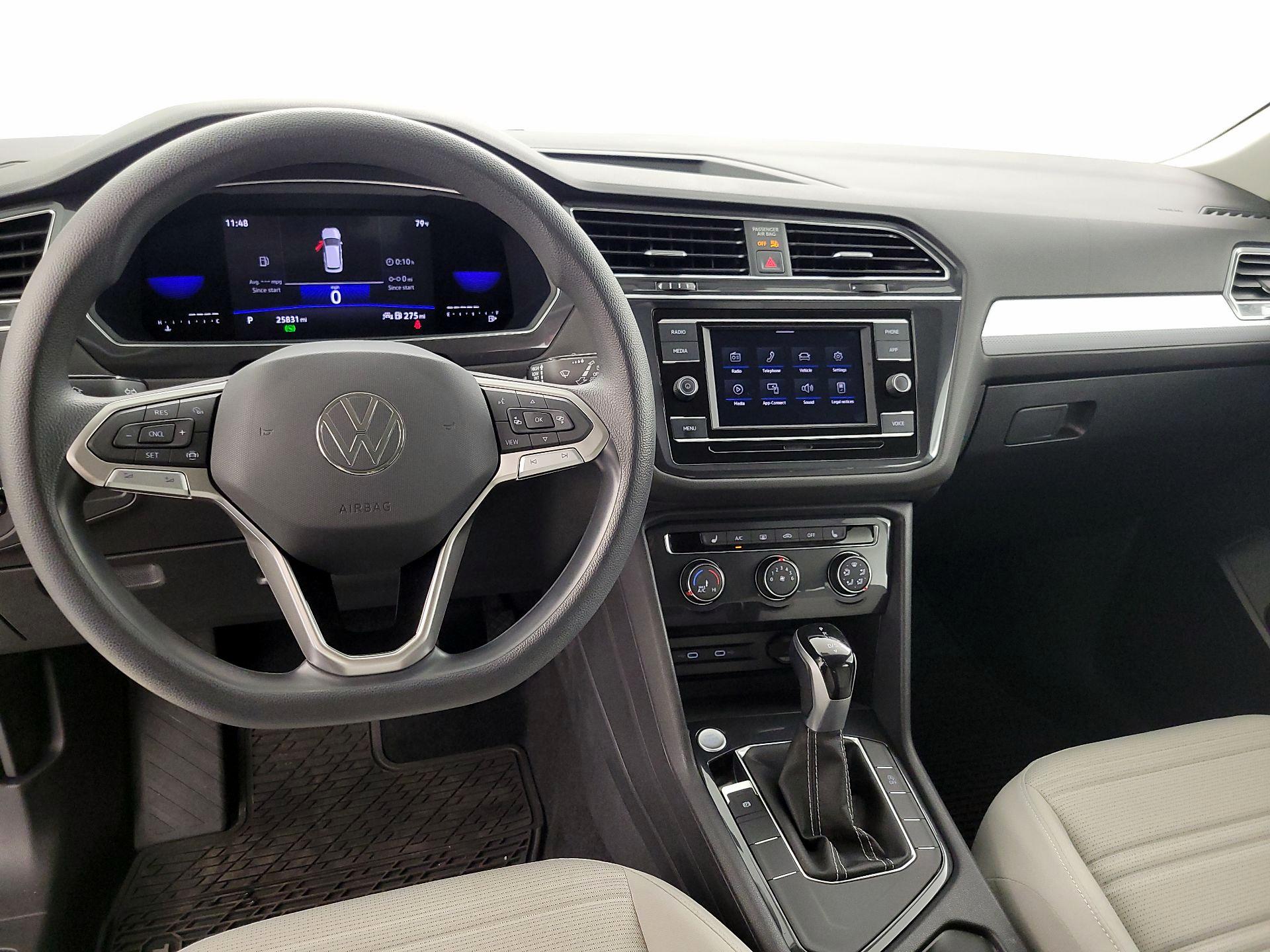 Thumbnail: 2022 Volkswagen Tiguan - 9