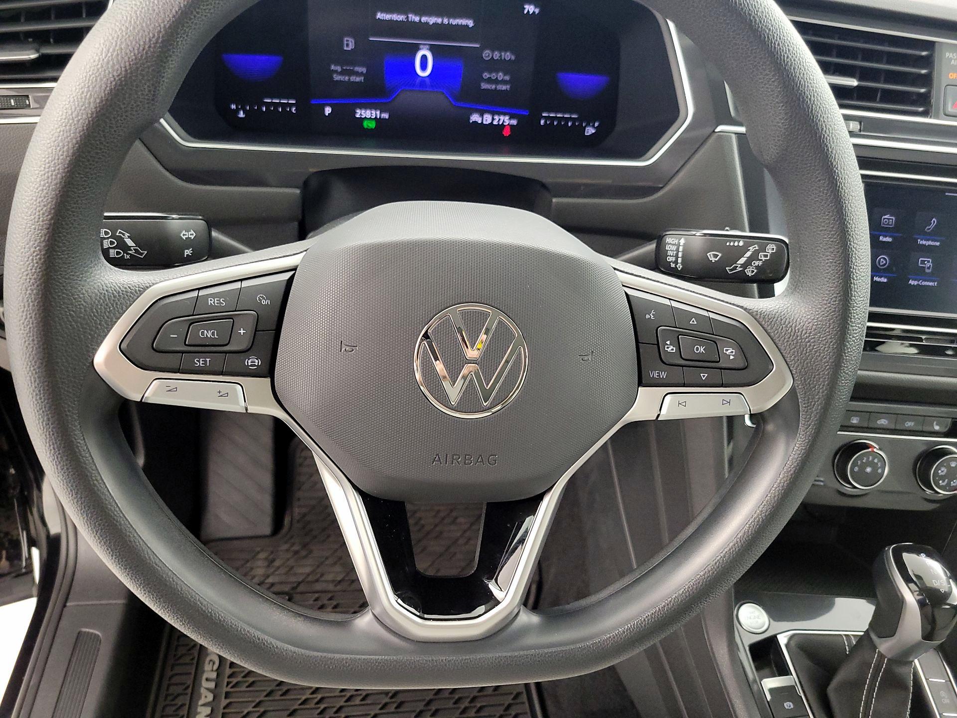 Thumbnail: 2022 Volkswagen Tiguan - 10