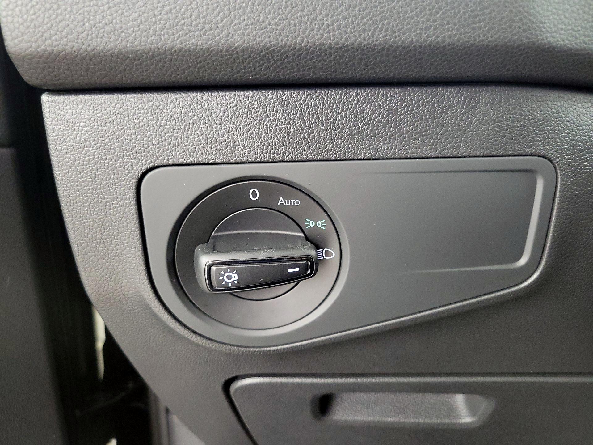 Thumbnail: 2022 Volkswagen Tiguan - 13