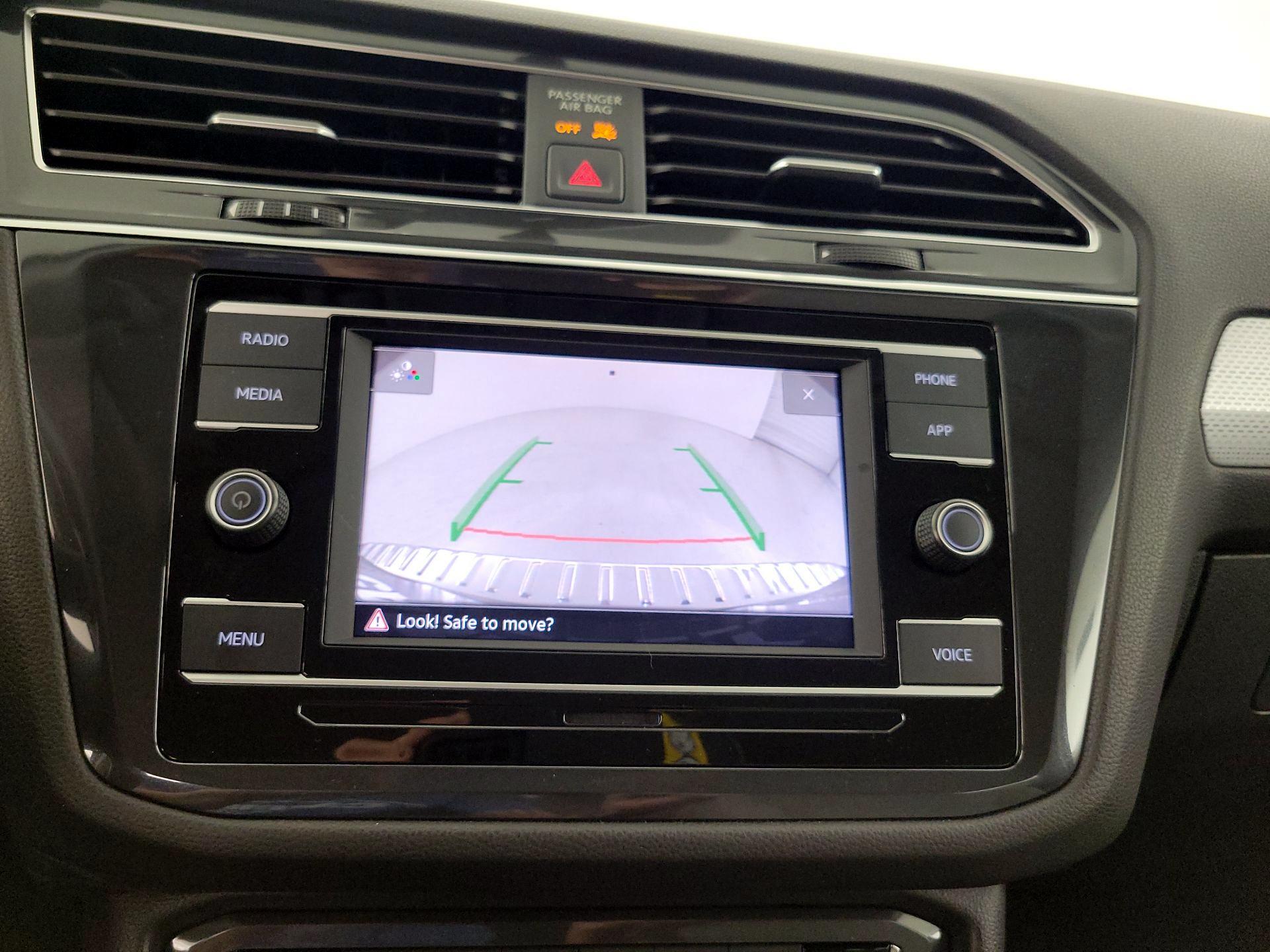 Thumbnail: 2022 Volkswagen Tiguan - 14