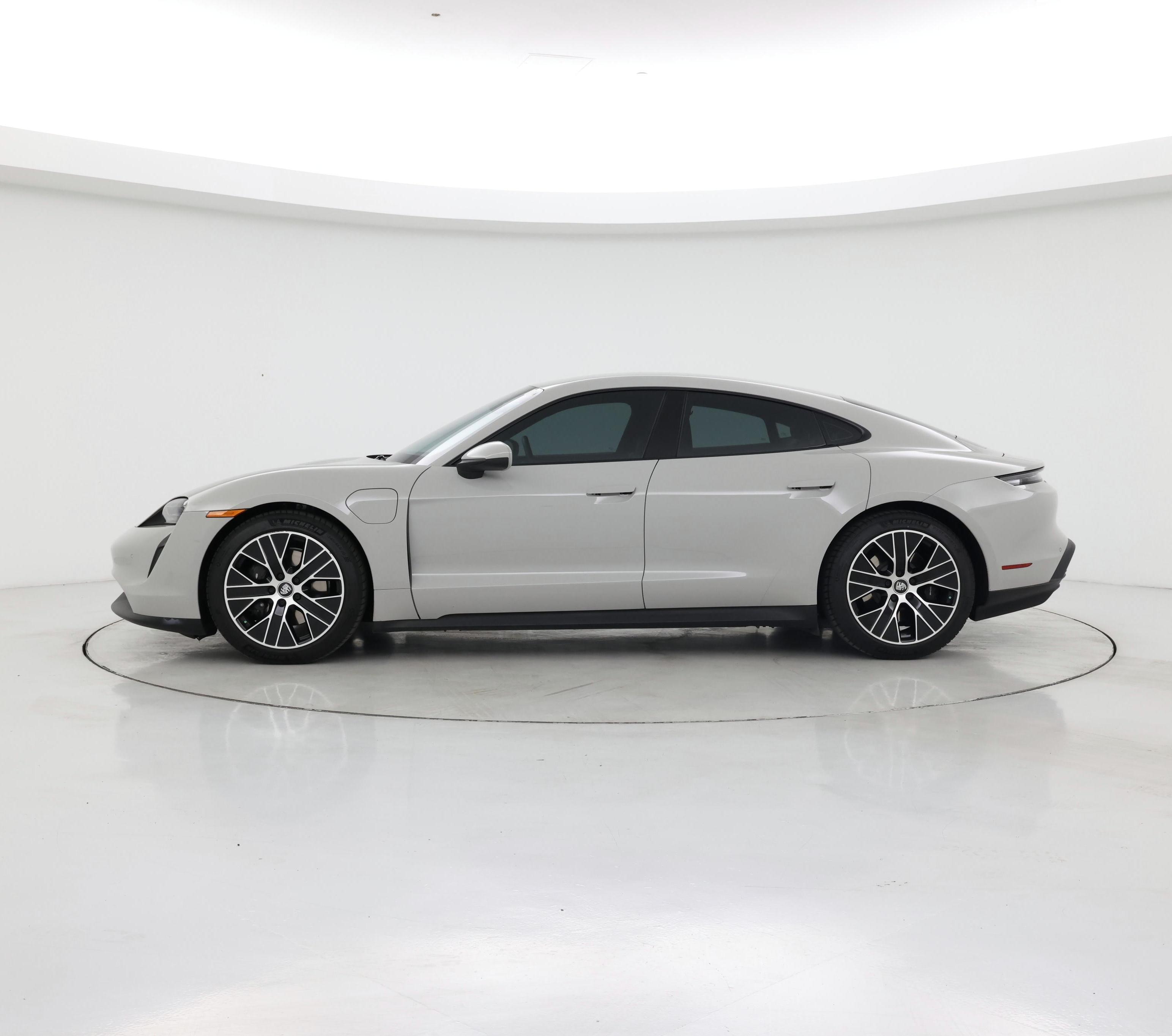 Thumbnail: 2022 Porsche Taycan - 3