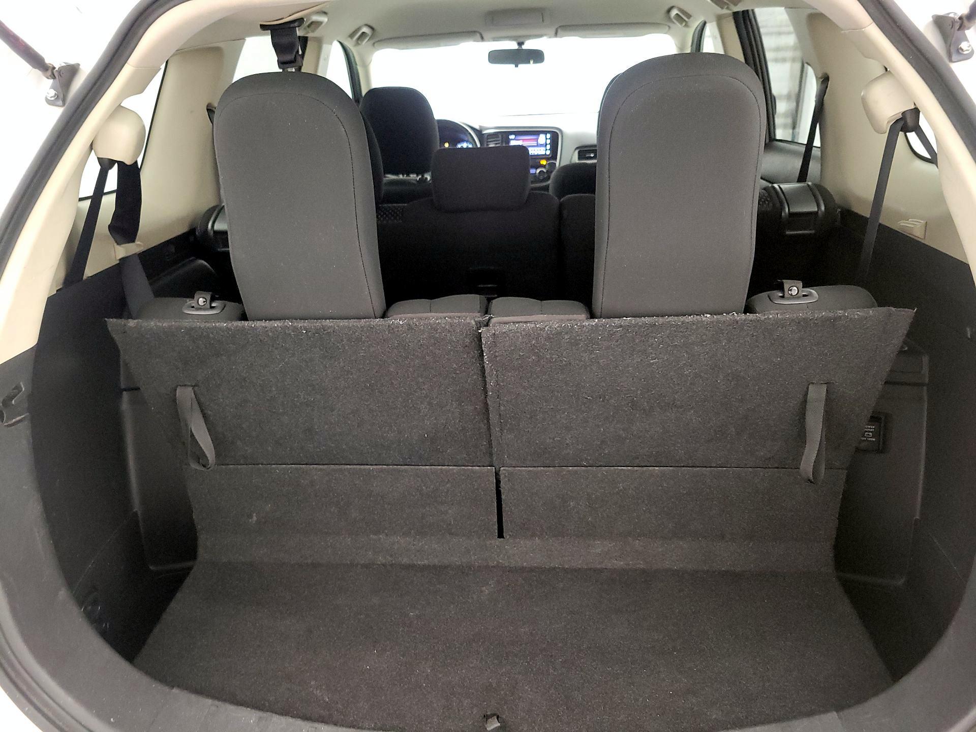 Thumbnail: 2017 Mitsubishi Outlander - 20