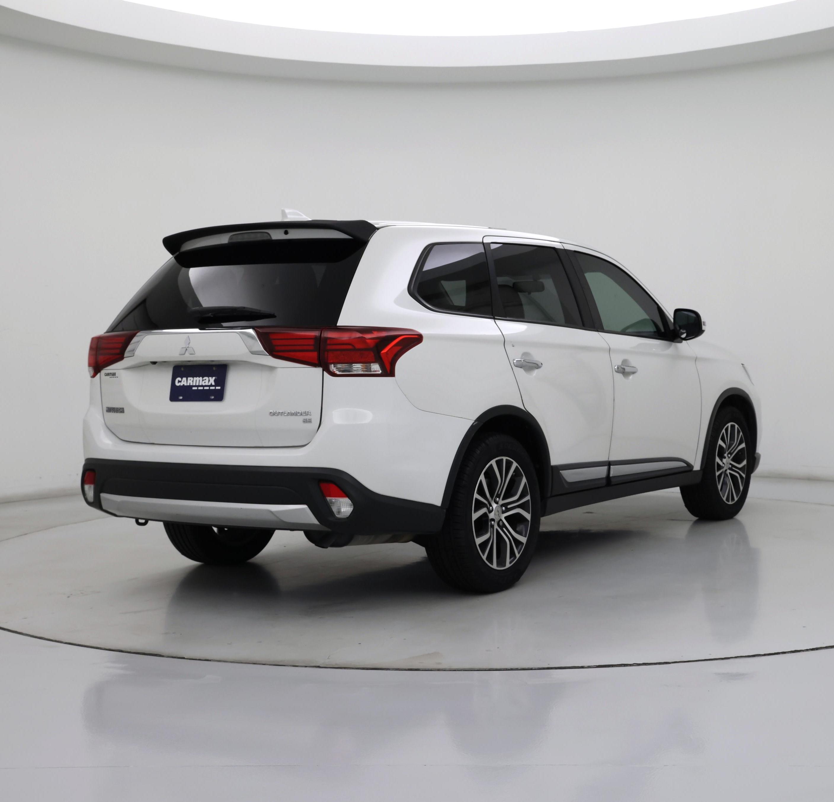 Thumbnail: 2017 Mitsubishi Outlander - 8
