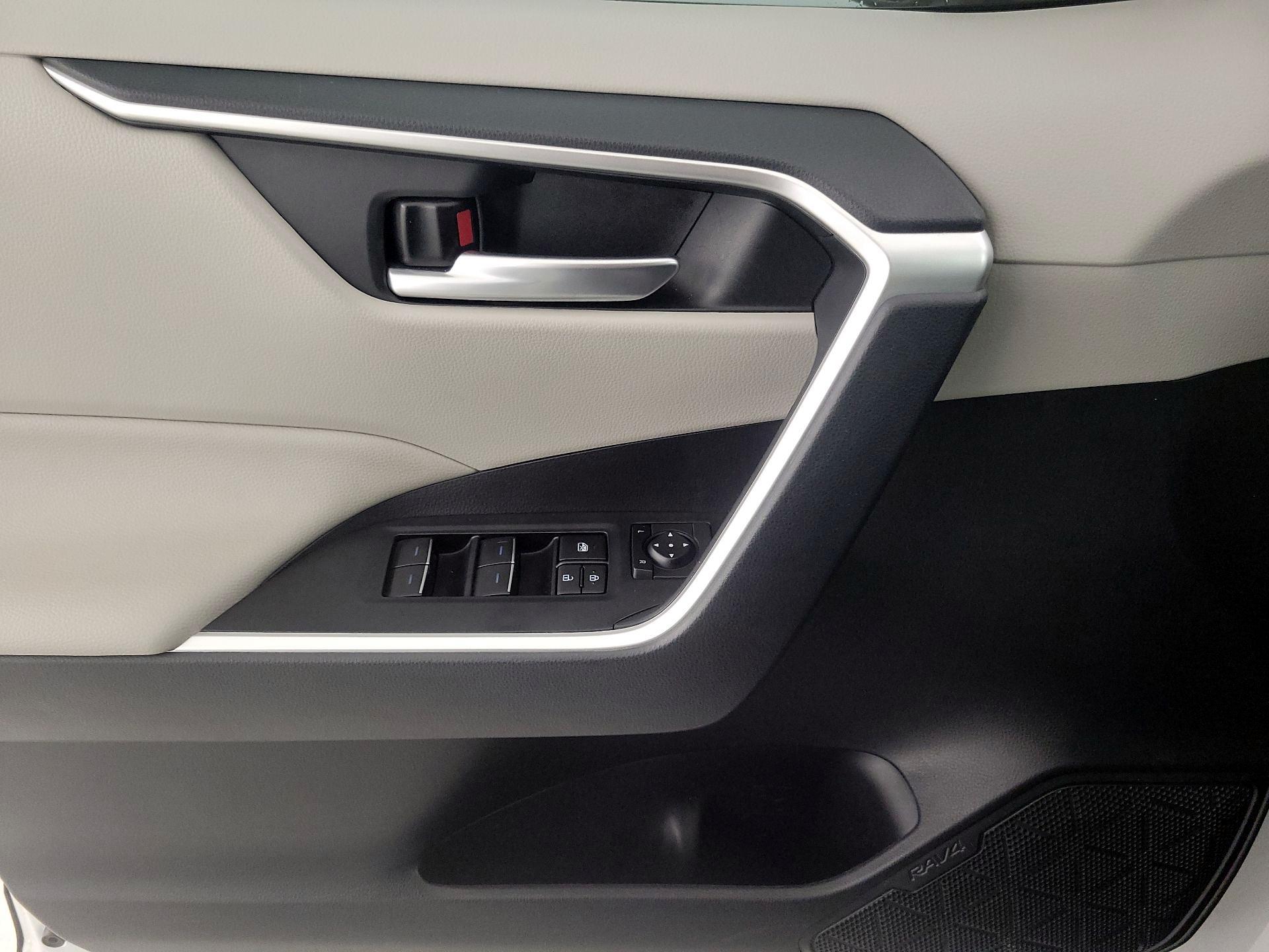 Thumbnail: 2024 Toyota RAV4 - 12