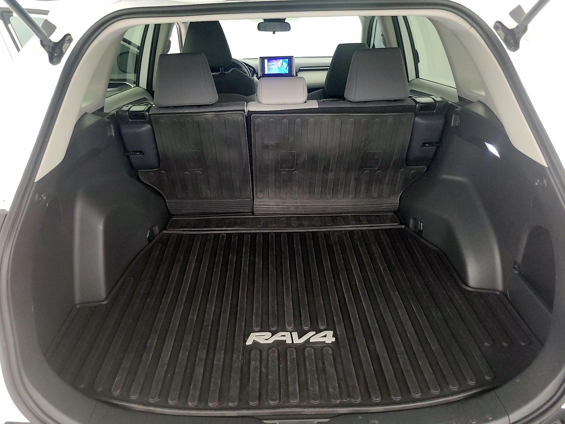 Thumbnail: 2024 Toyota RAV4 - 20