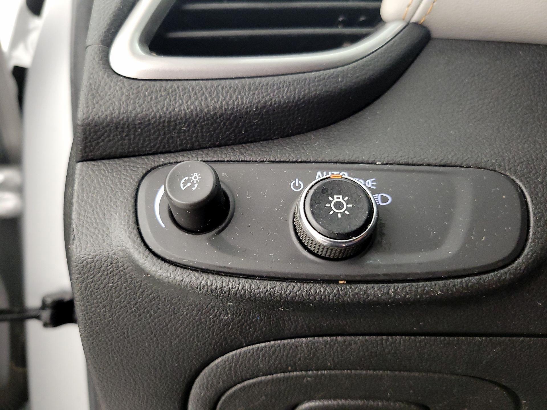 Thumbnail: 2021 Chevrolet Trax - 13