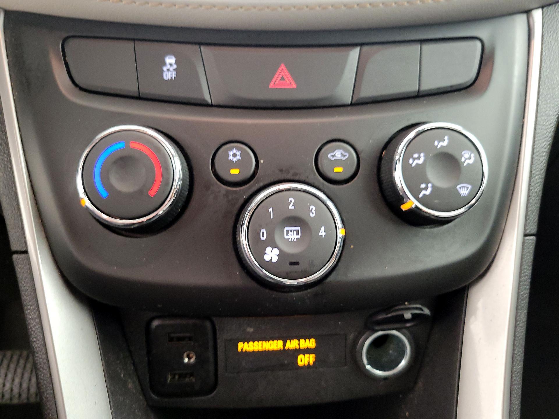 Thumbnail: 2021 Chevrolet Trax - 16