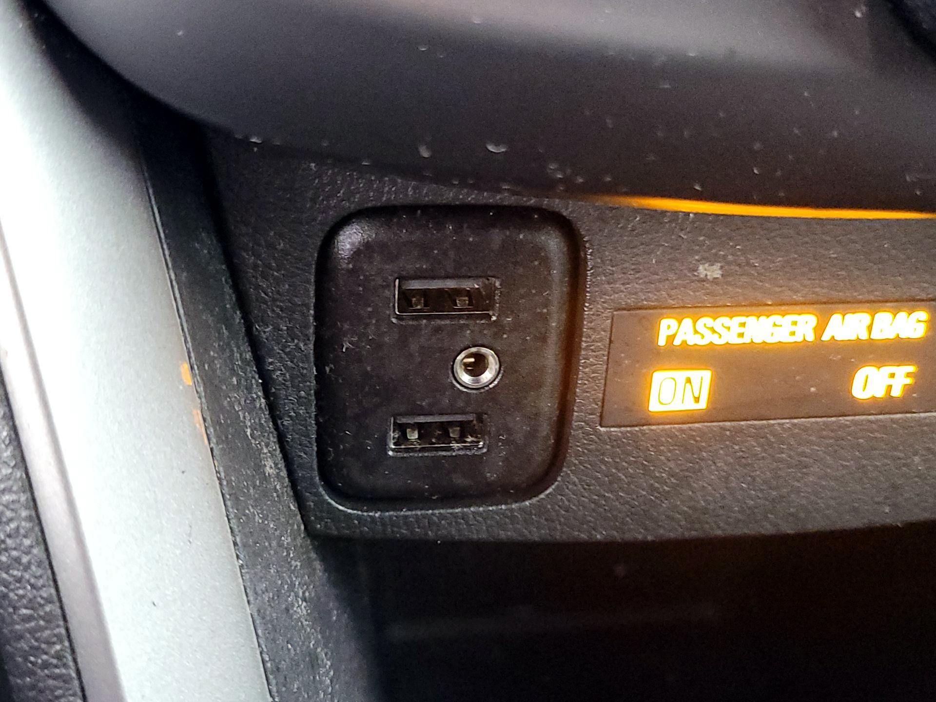 Thumbnail: 2021 Chevrolet Trax - 18