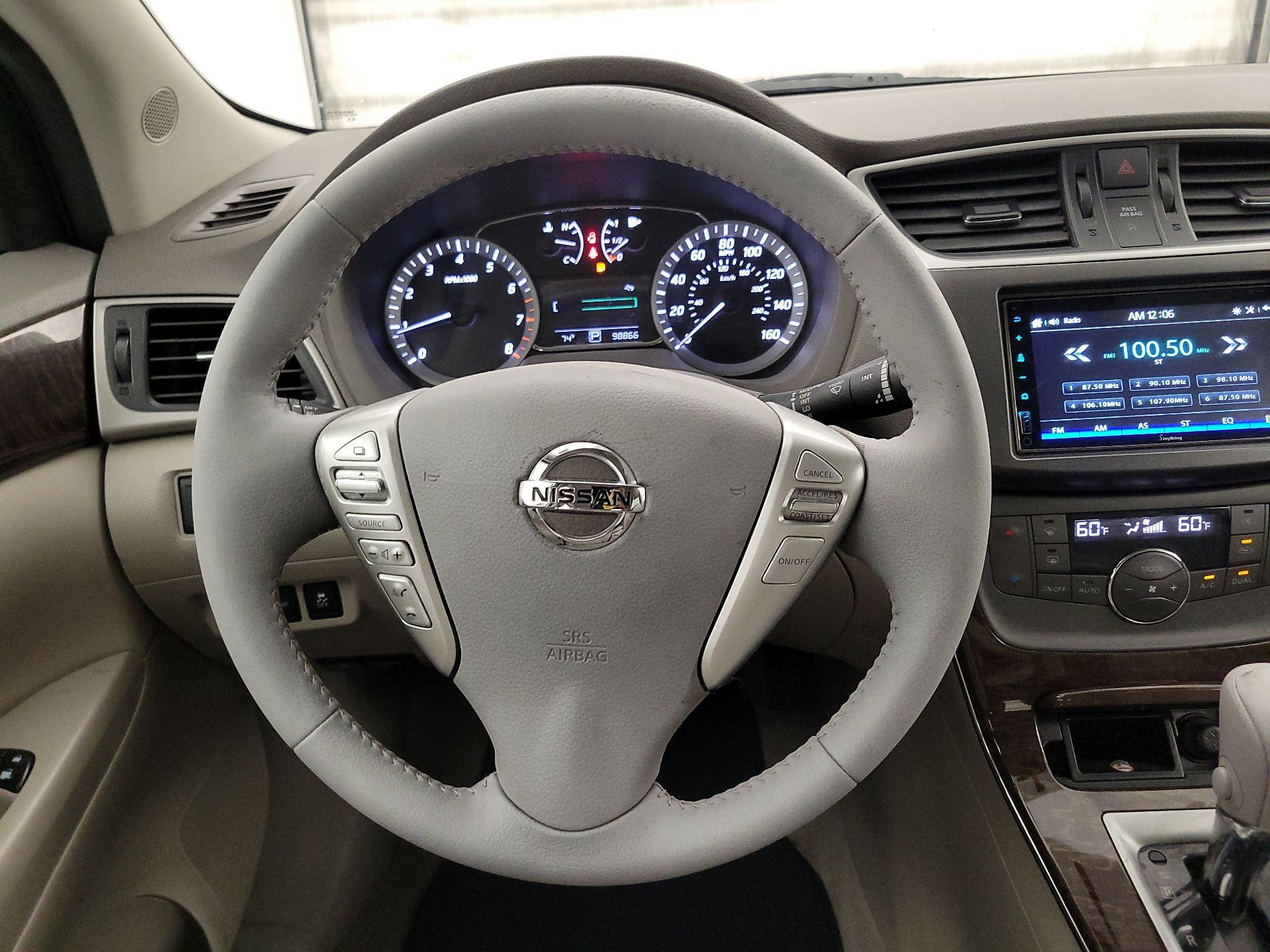 Thumbnail: 2014 Nissan Sentra - 10