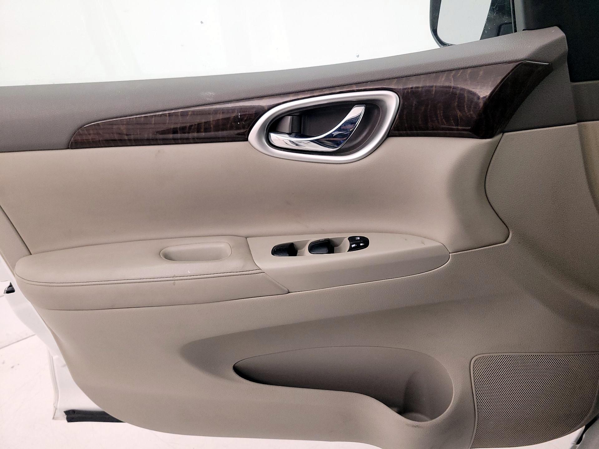 Thumbnail: 2014 Nissan Sentra - 12