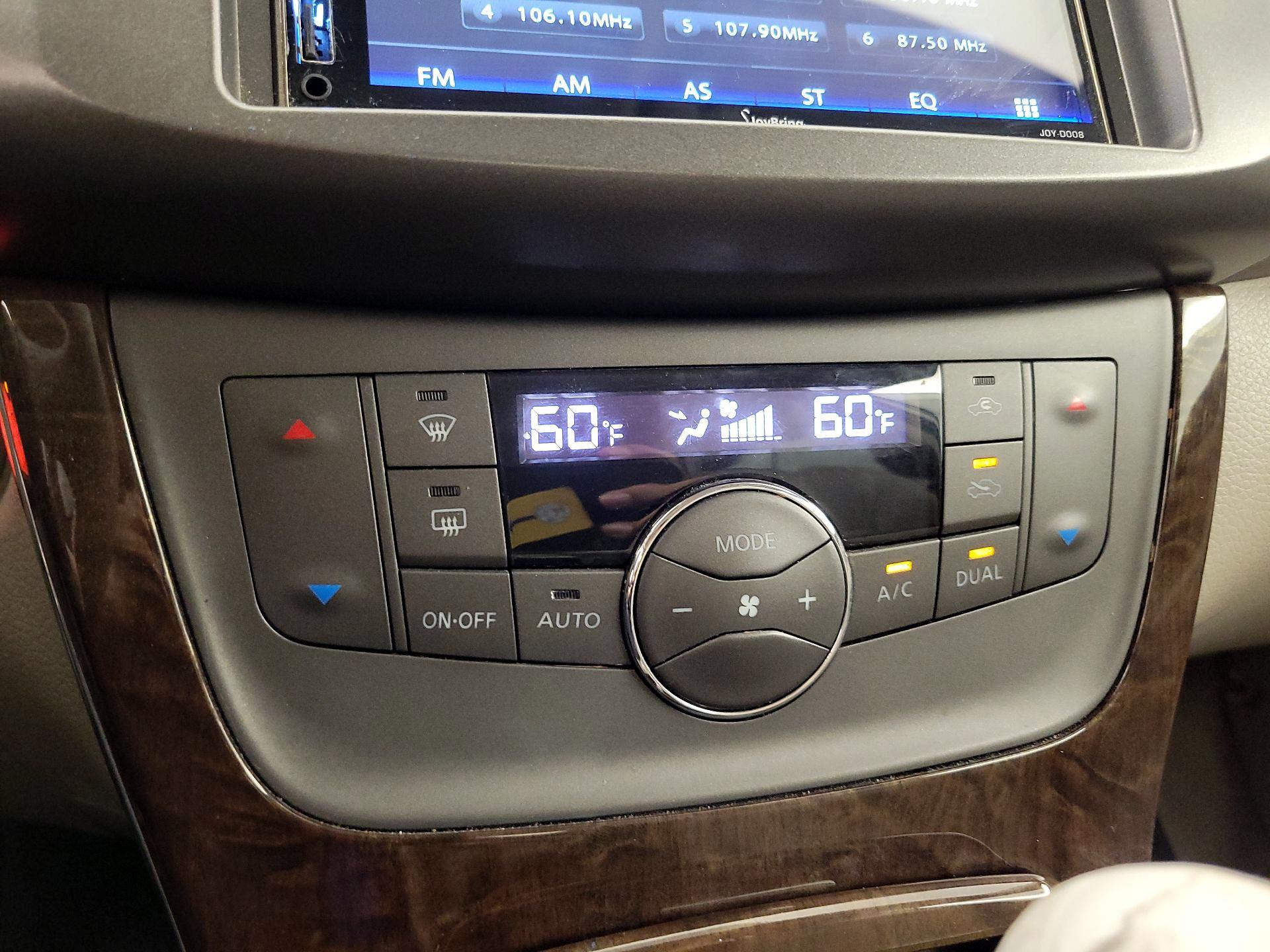 Thumbnail: 2014 Nissan Sentra - 16