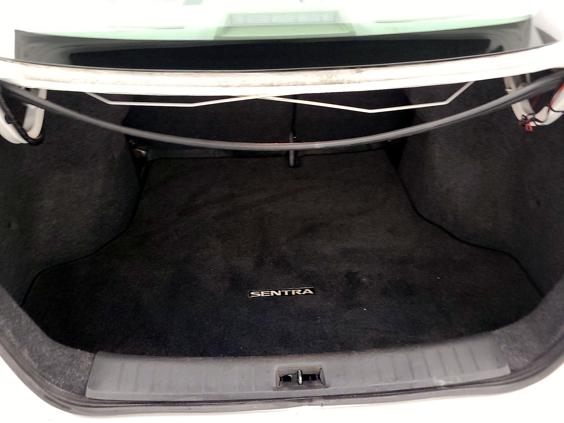 Thumbnail: 2014 Nissan Sentra - 20