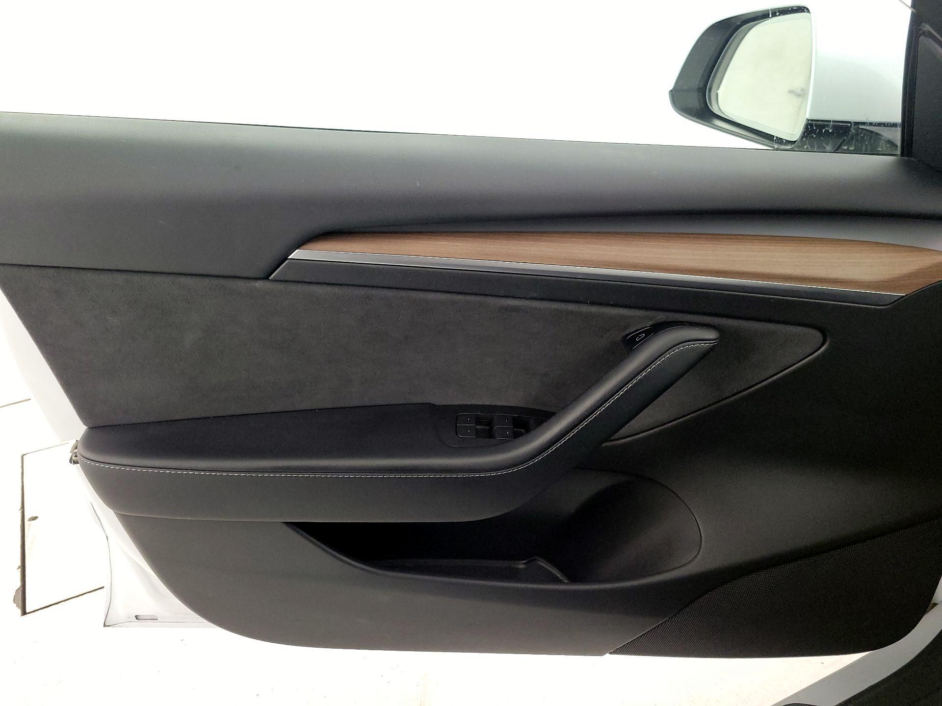 Thumbnail: 2022 Tesla Model 3 - 12