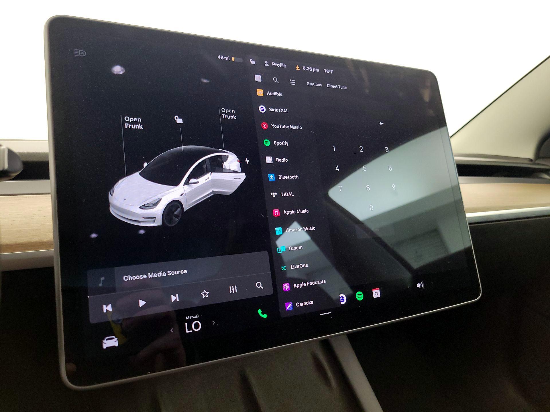 Thumbnail: 2022 Tesla Model 3 - 15