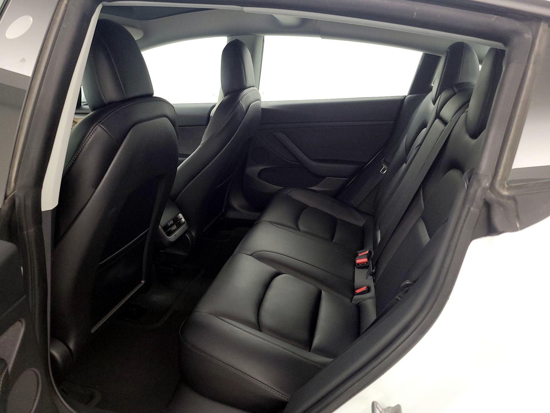 Thumbnail: 2022 Tesla Model 3 - 19