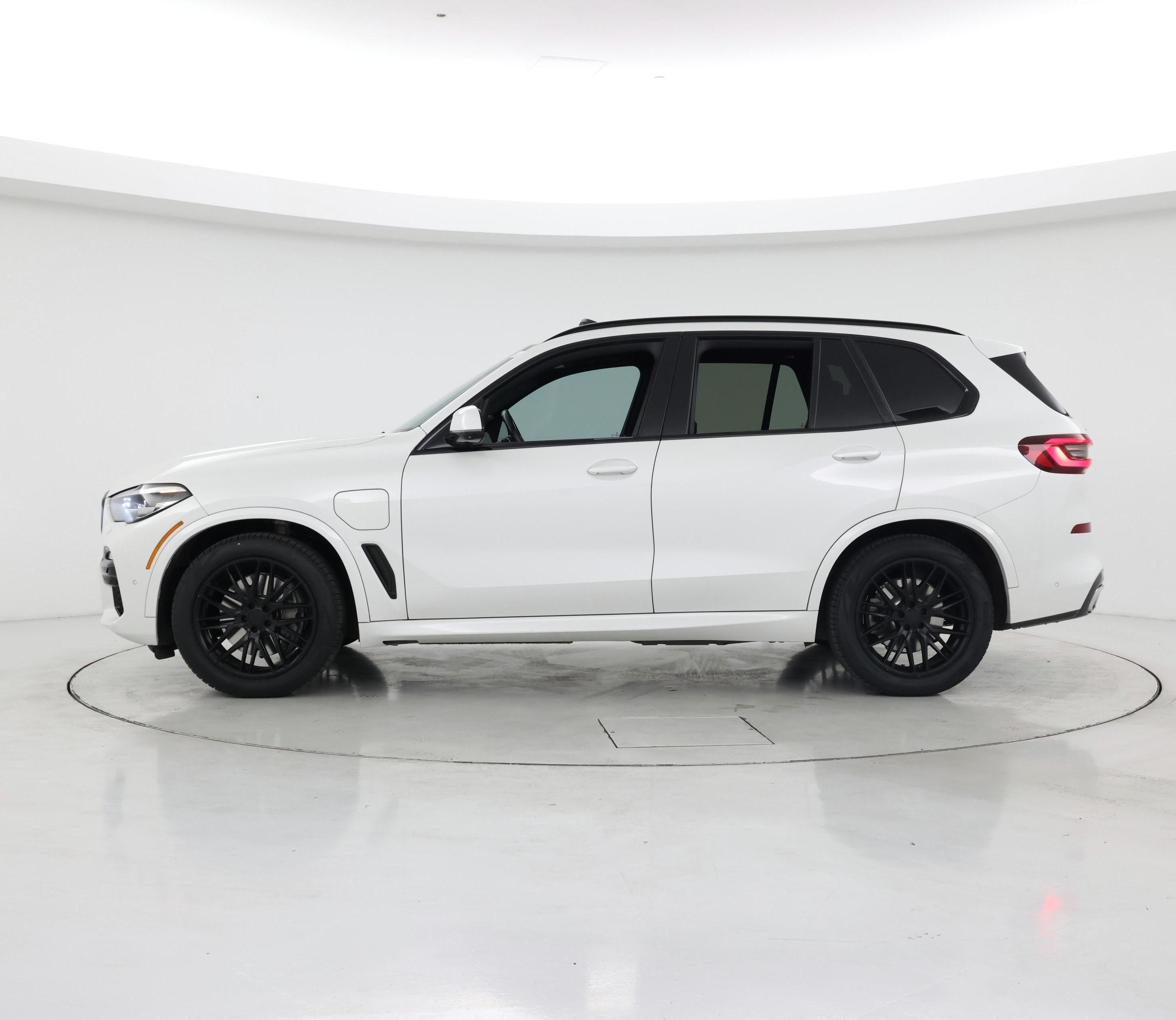 Thumbnail: 2021 BMW X5 - 3