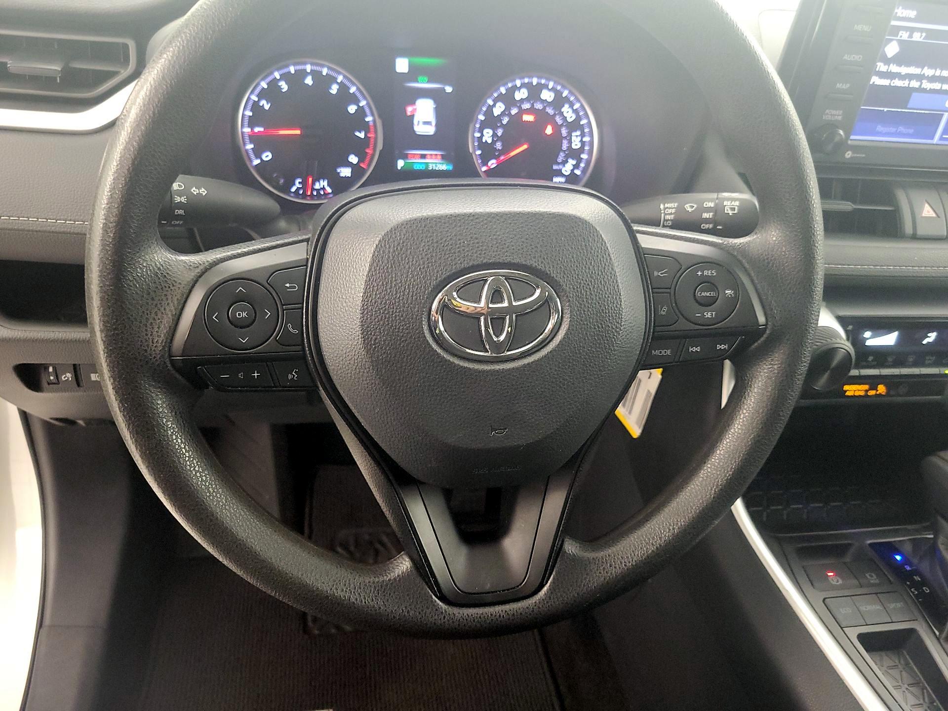 Thumbnail: 2022 Toyota RAV4 - 10
