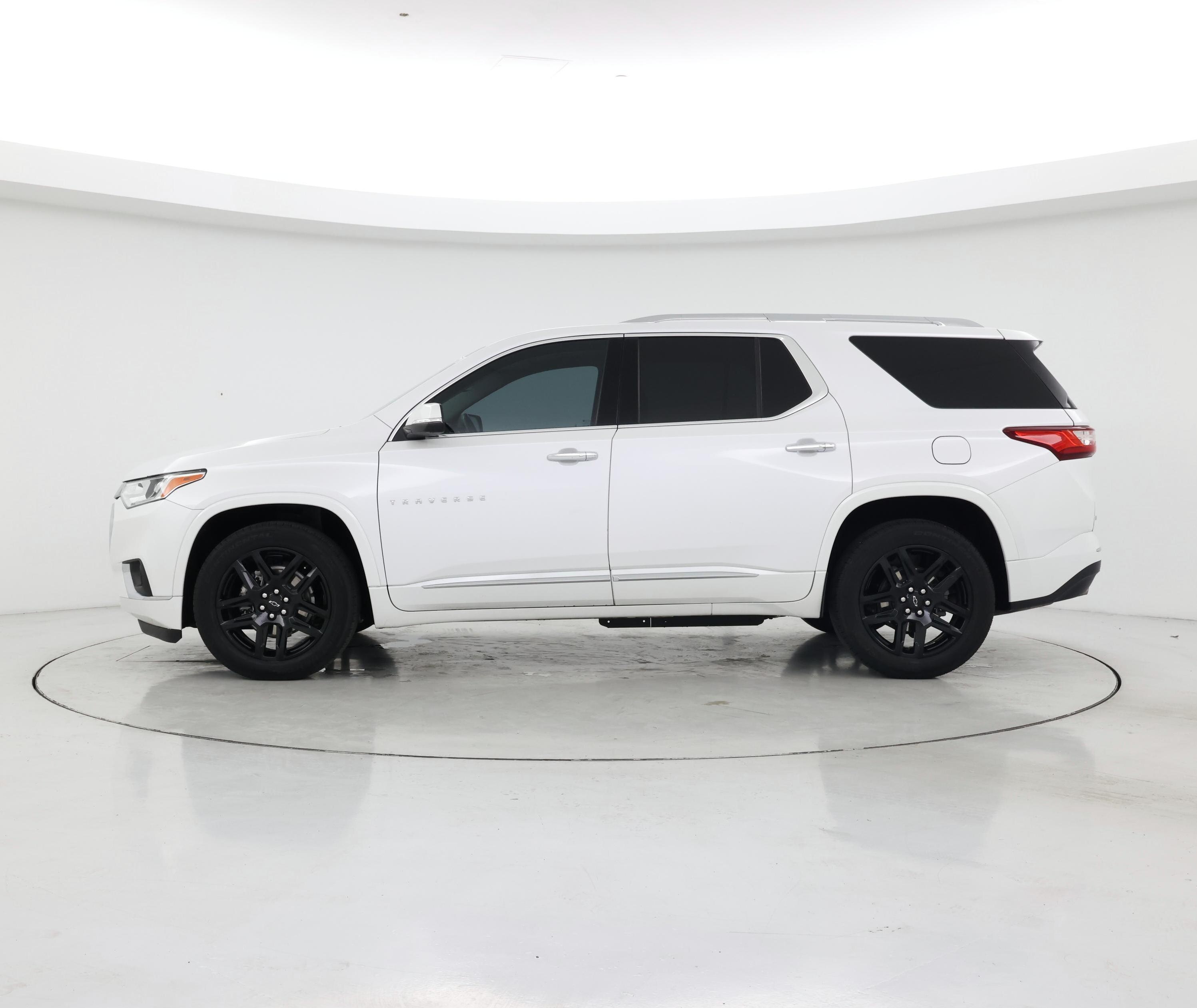 Thumbnail: 2021 Chevrolet Traverse - 3