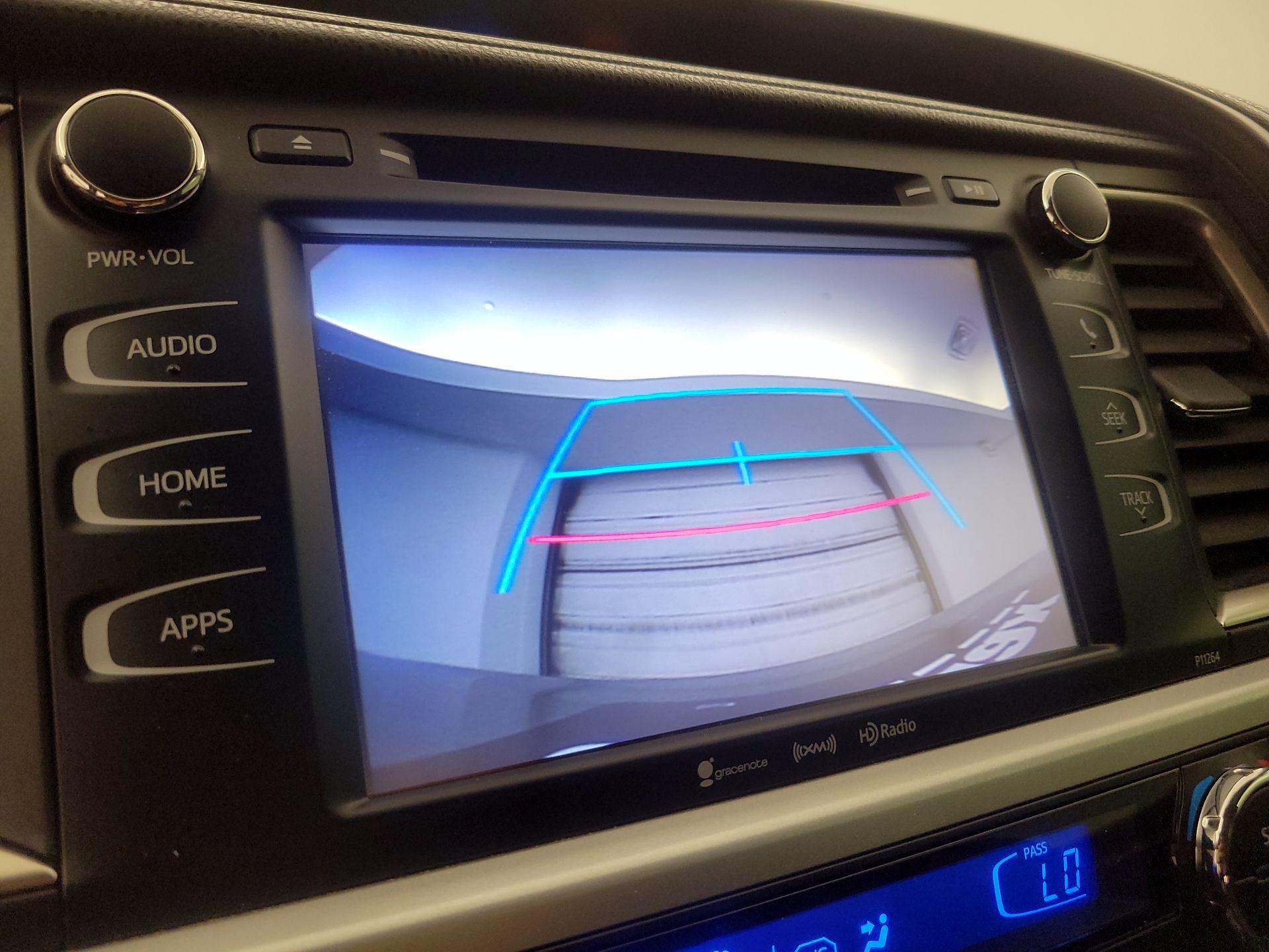 Thumbnail: 2016 Toyota Highlander - 14