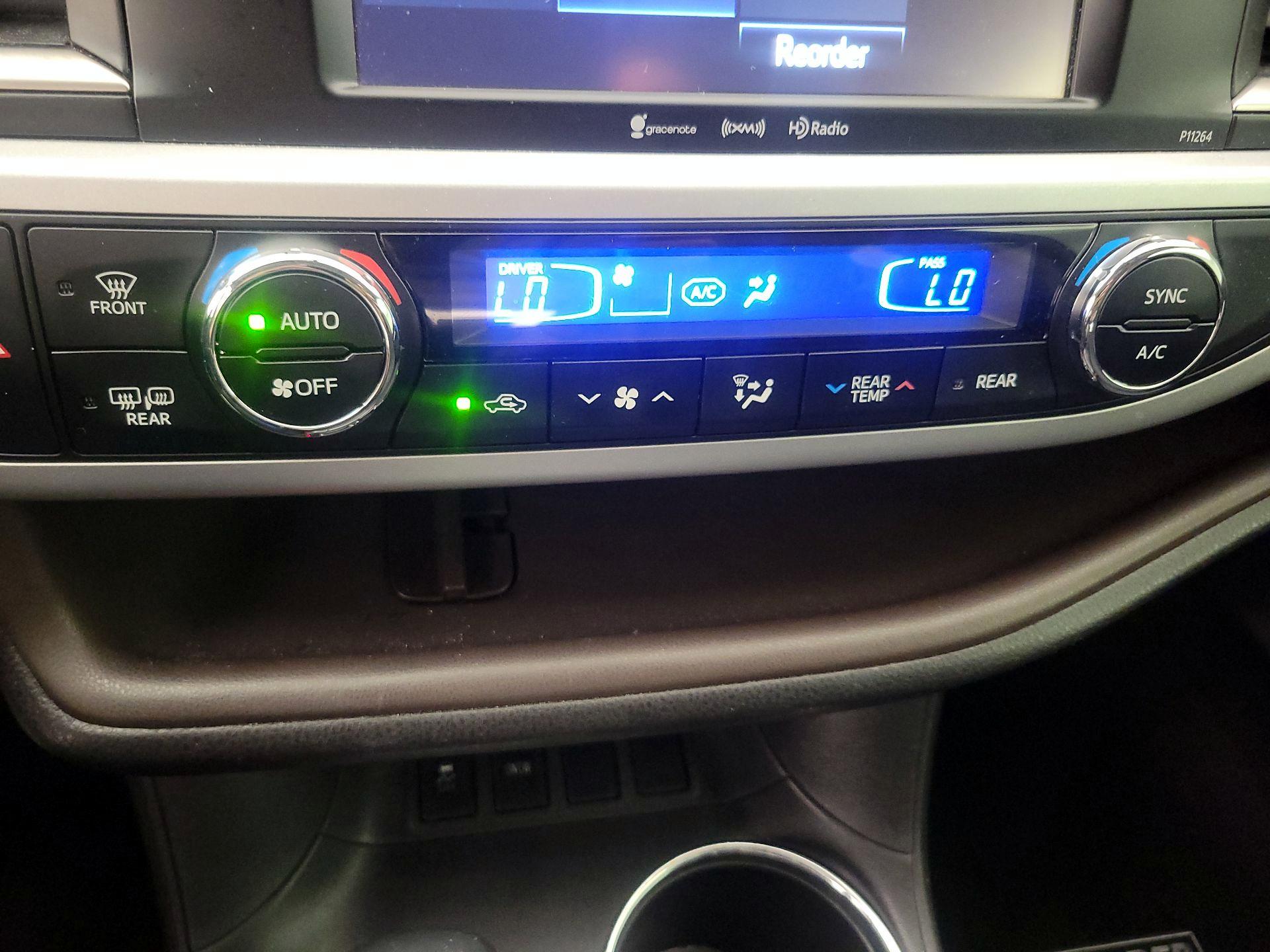 Thumbnail: 2016 Toyota Highlander - 16