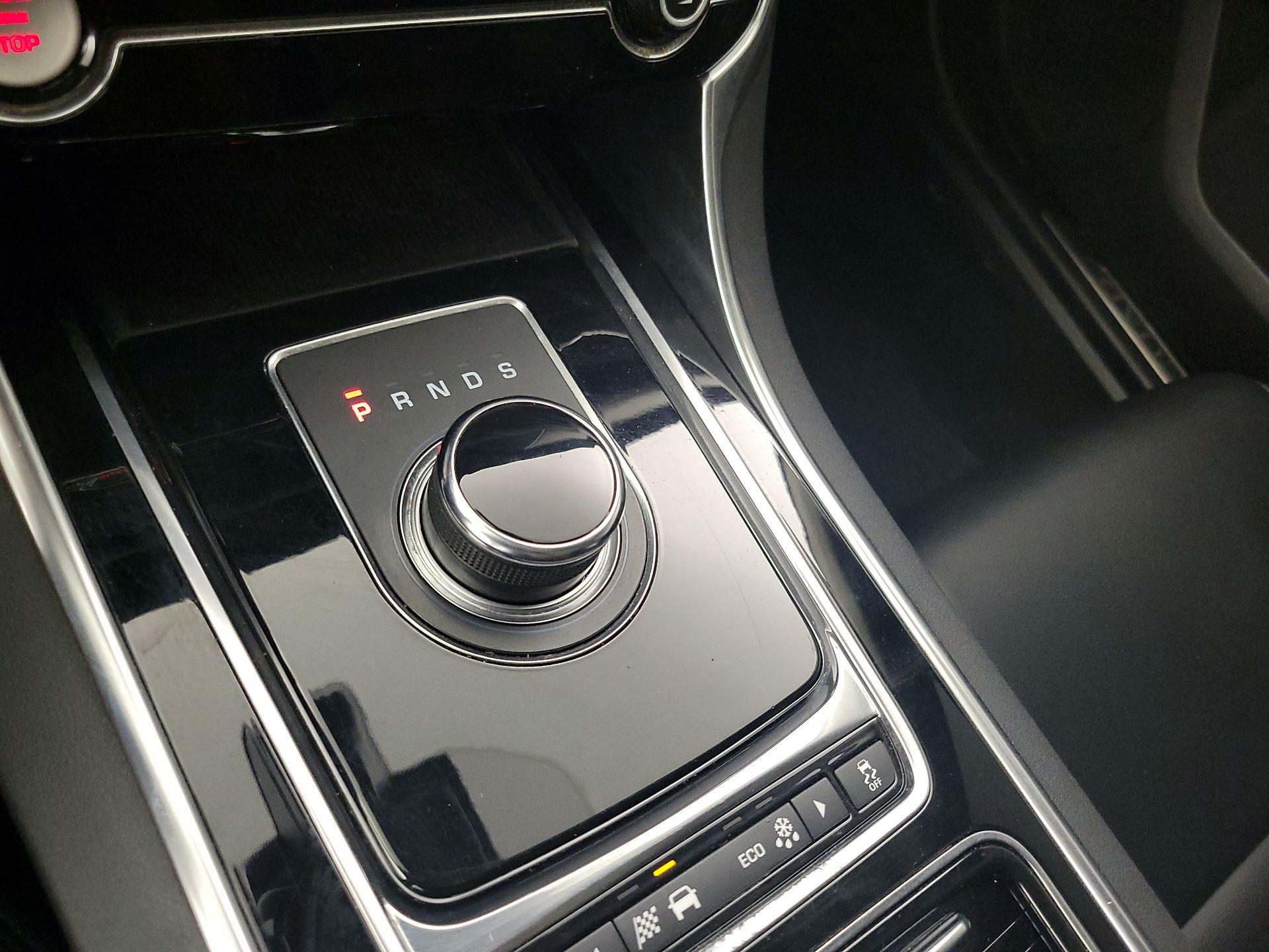 Thumbnail: 2020 Jaguar XF - 18