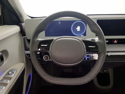 Steering Wheel & Instrument Cluster (On)