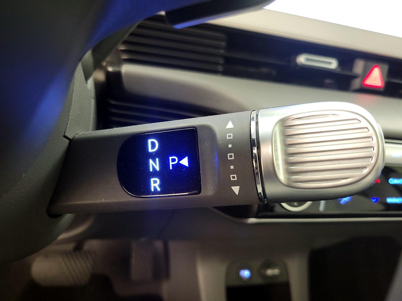 2023 Hyundai IONIQ 5 Limited - Photo 19