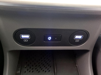 USB/AUX Ports