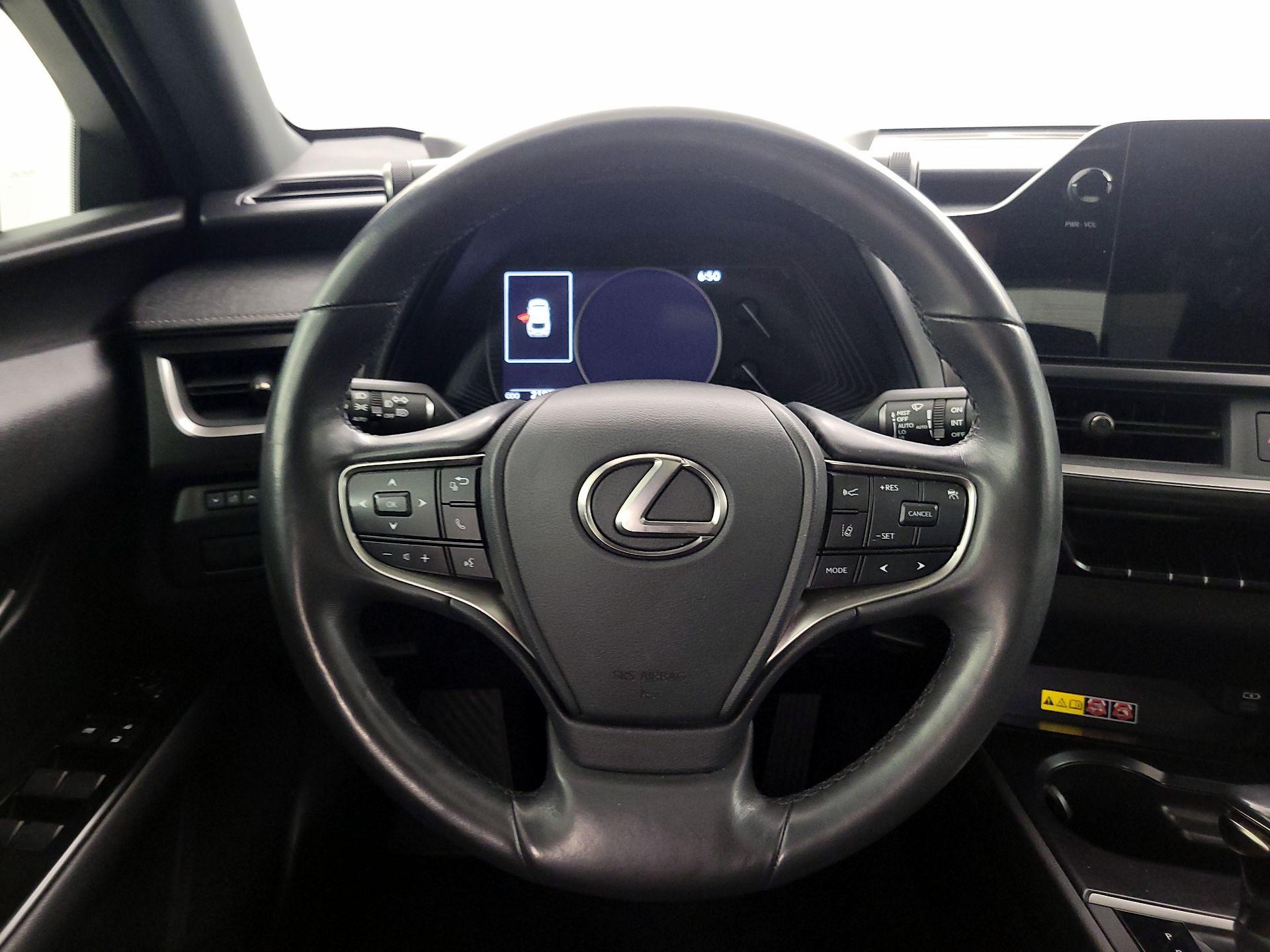 Thumbnail: 2024 Lexus UX - 10