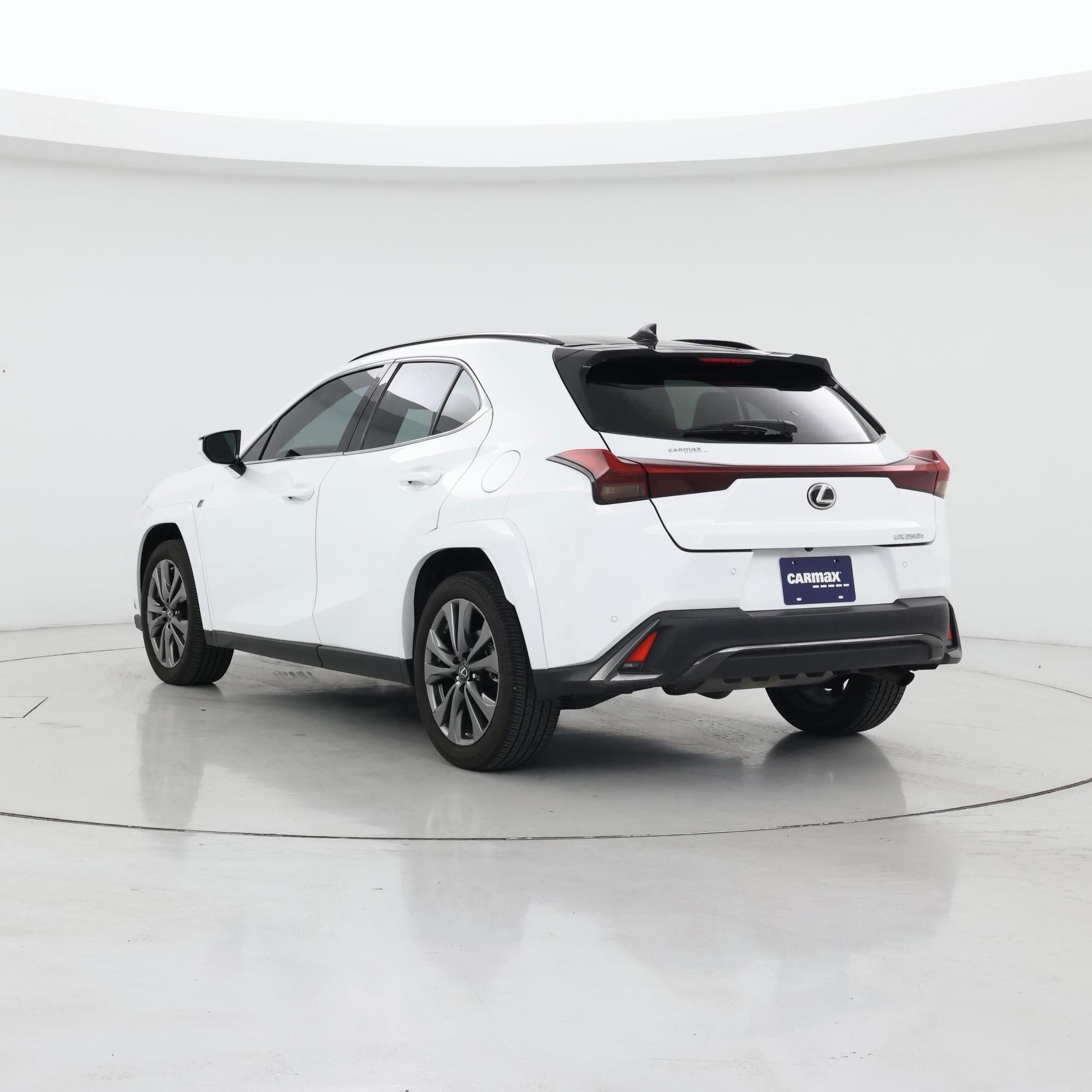 Thumbnail: 2024 Lexus UX - 2