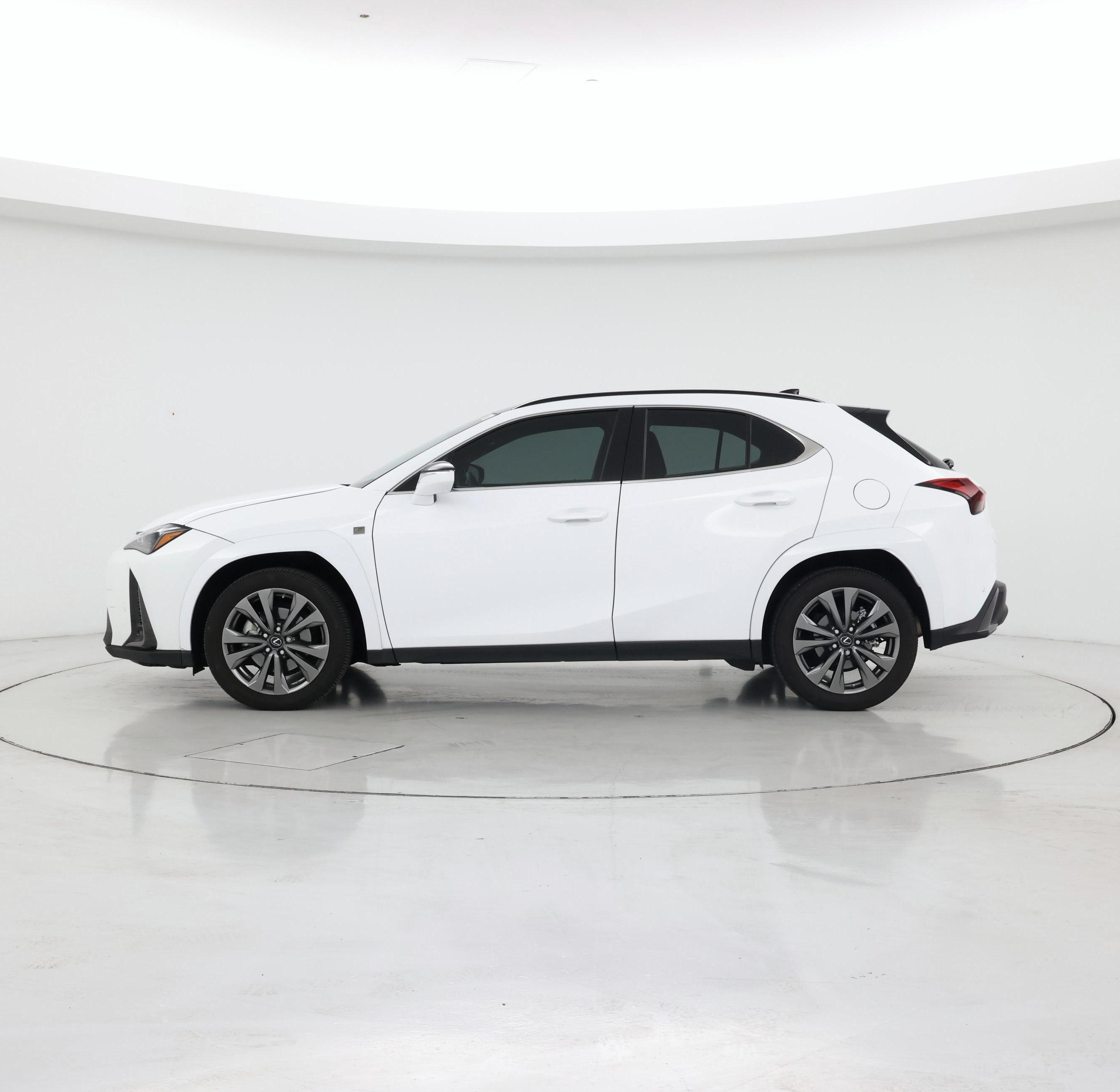 Thumbnail: 2024 Lexus UX - 3