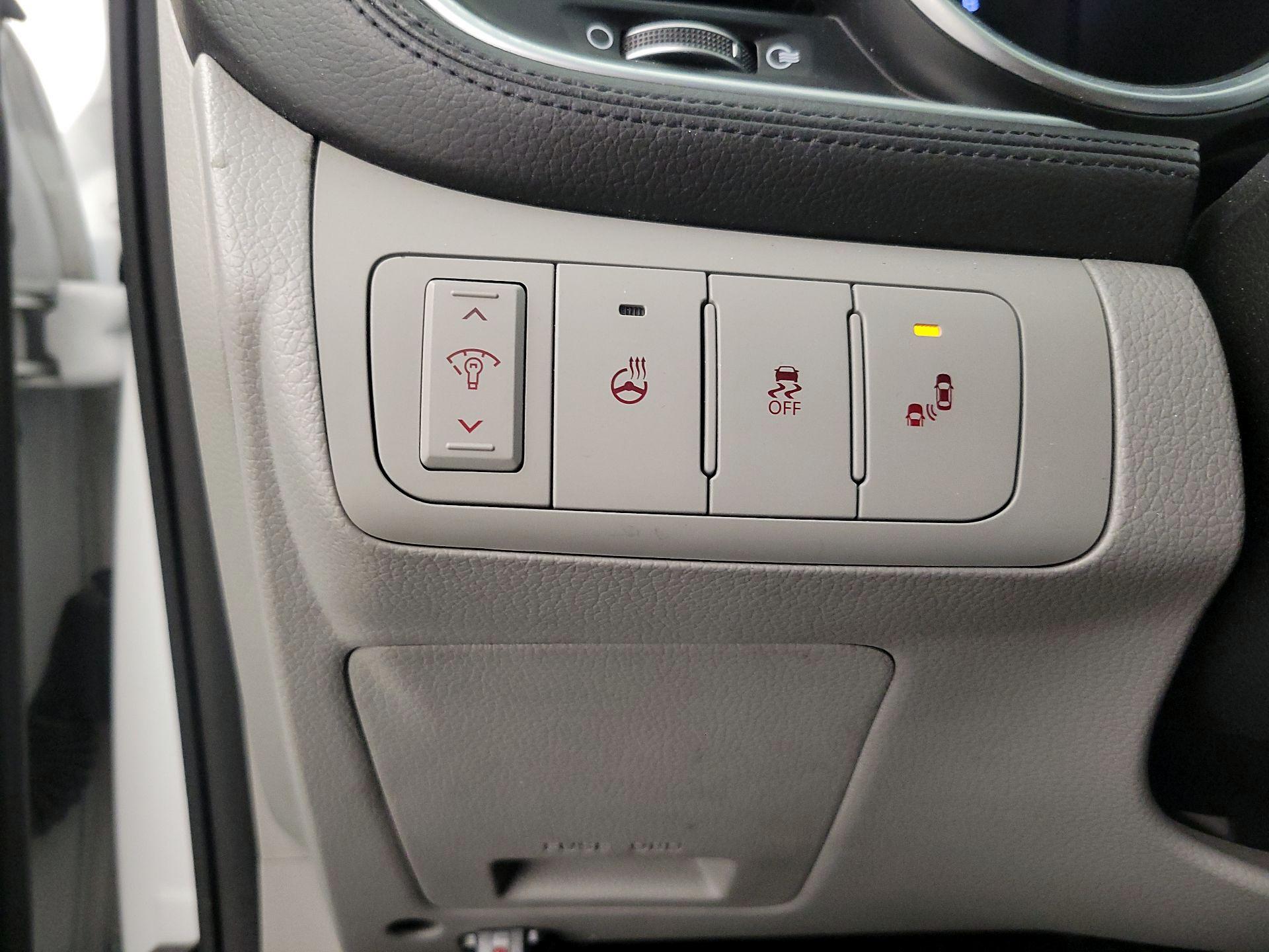 Thumbnail: 2015 Kia Optima - 13