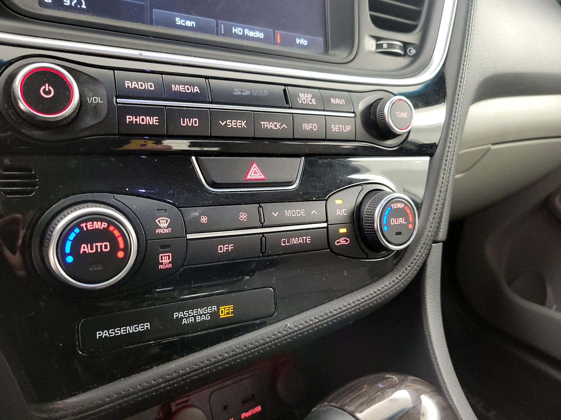 Thumbnail: 2015 Kia Optima - 17