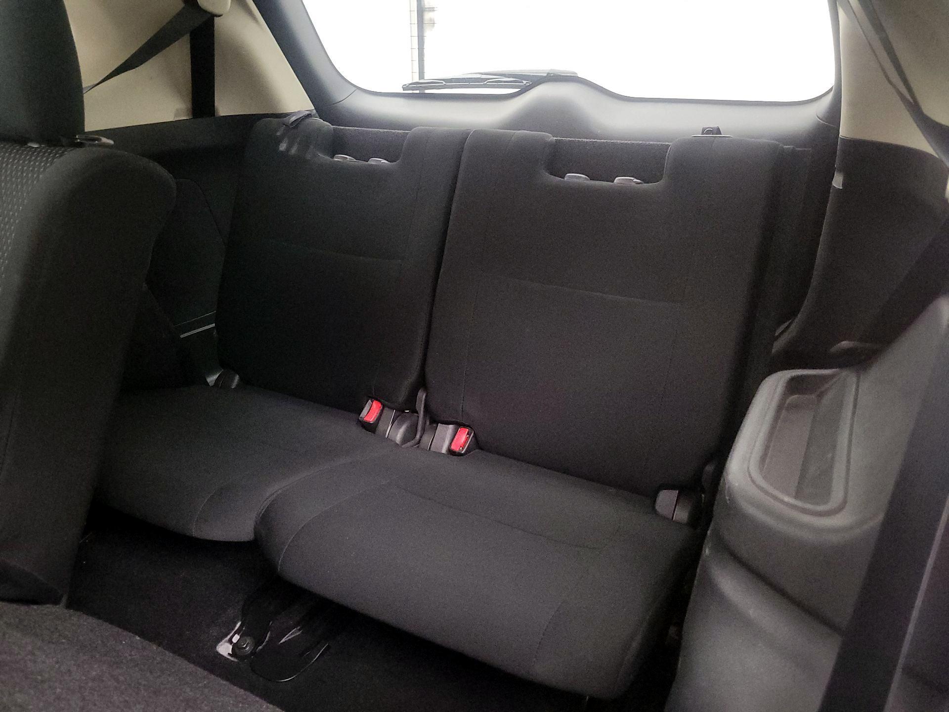 Thumbnail: 2019 Mitsubishi Outlander - 19