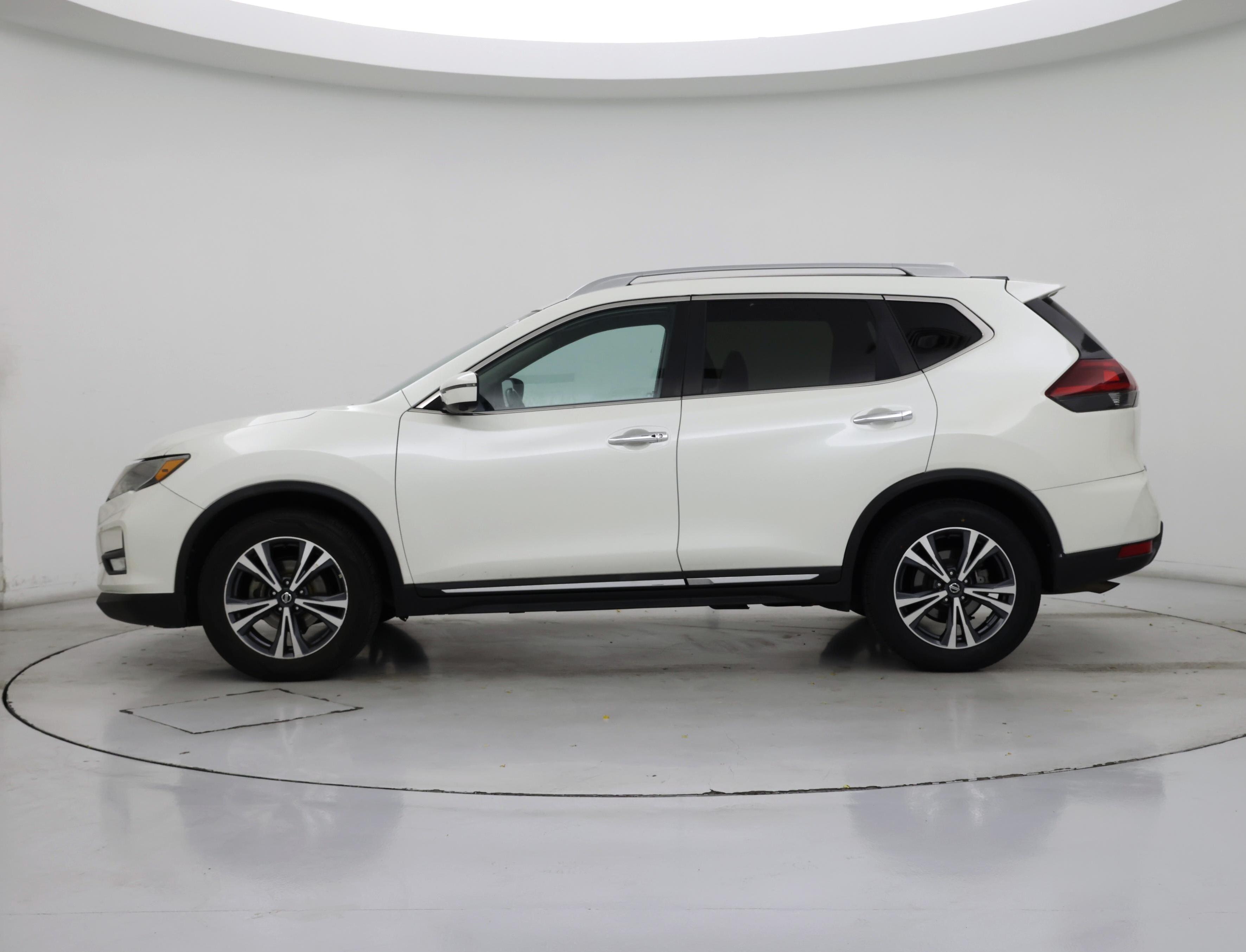 Thumbnail: 2018 Nissan Rogue - 3