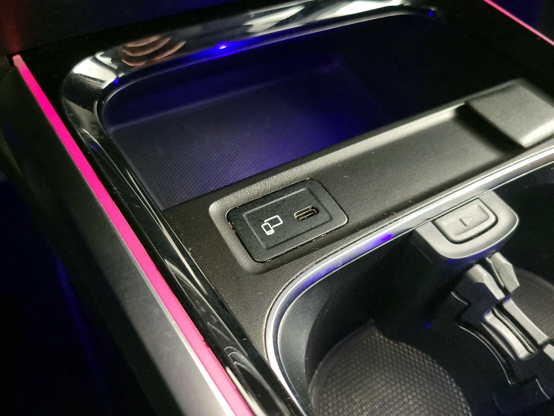 Thumbnail: 2022 Mercedes-Benz GLB - 18