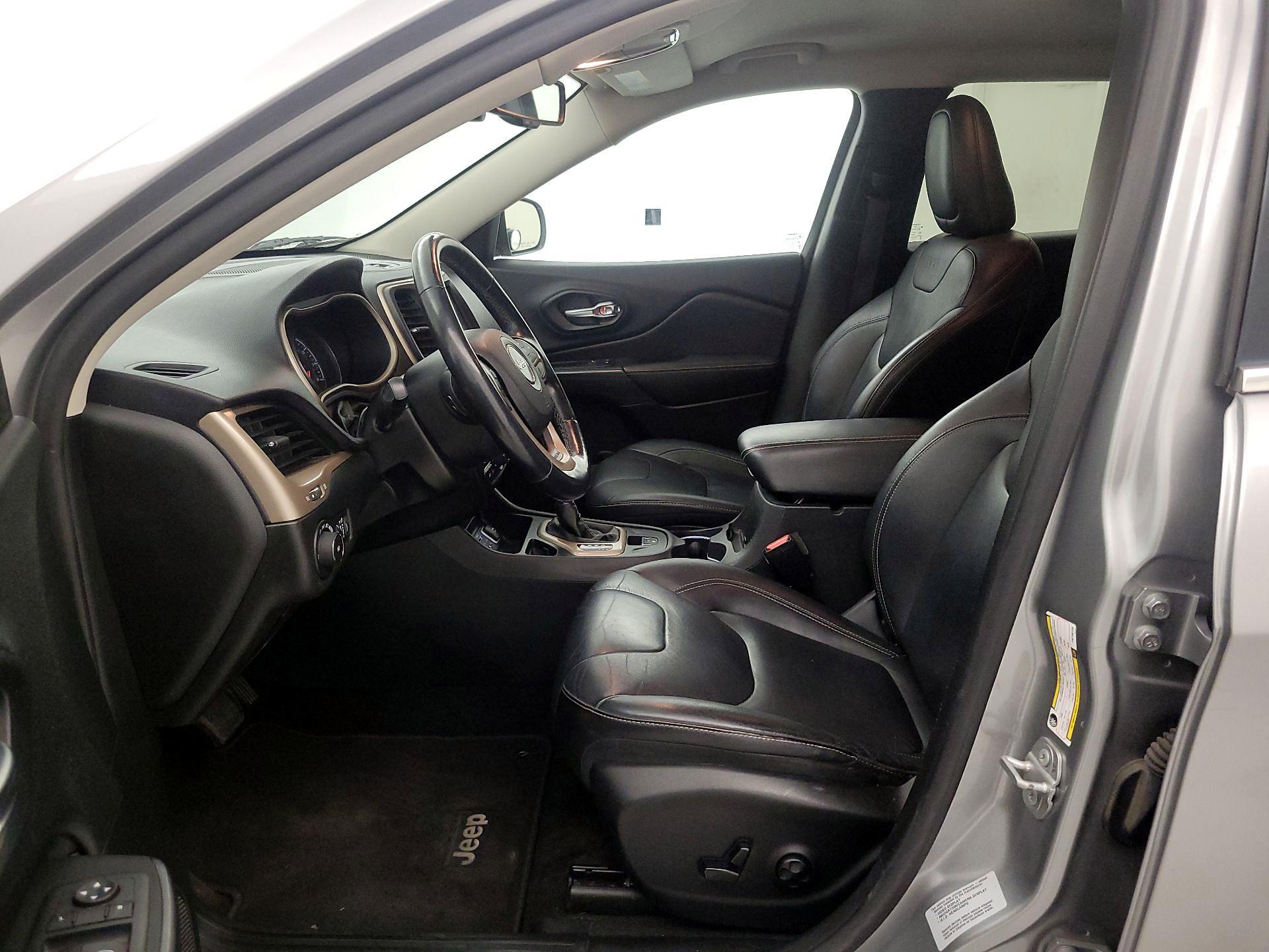 Thumbnail: 2015 Jeep Cherokee - 11