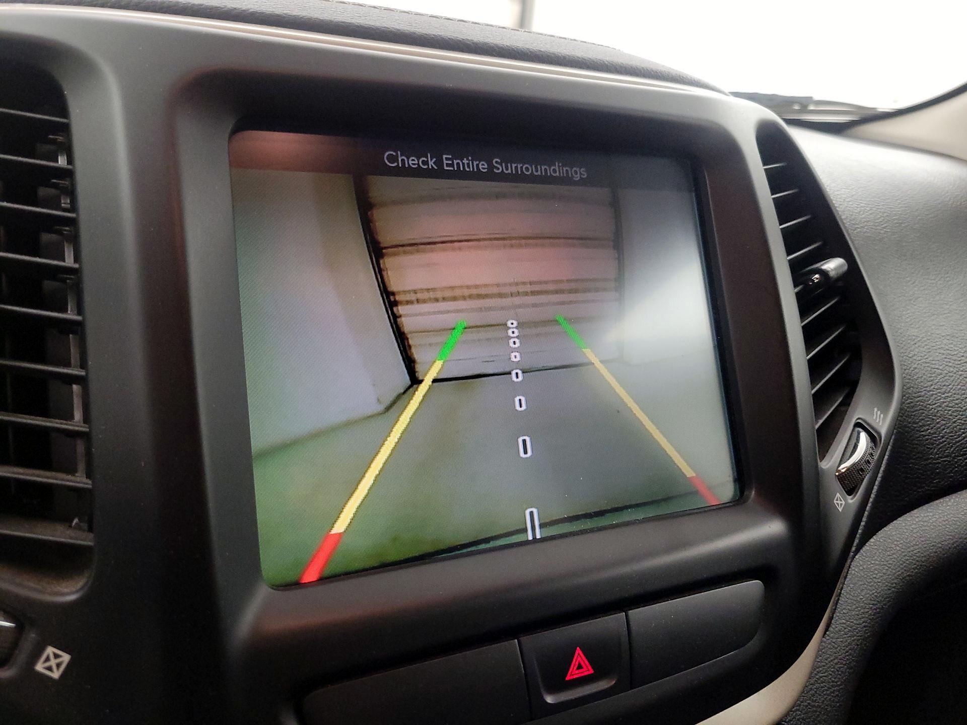 Thumbnail: 2015 Jeep Cherokee - 15