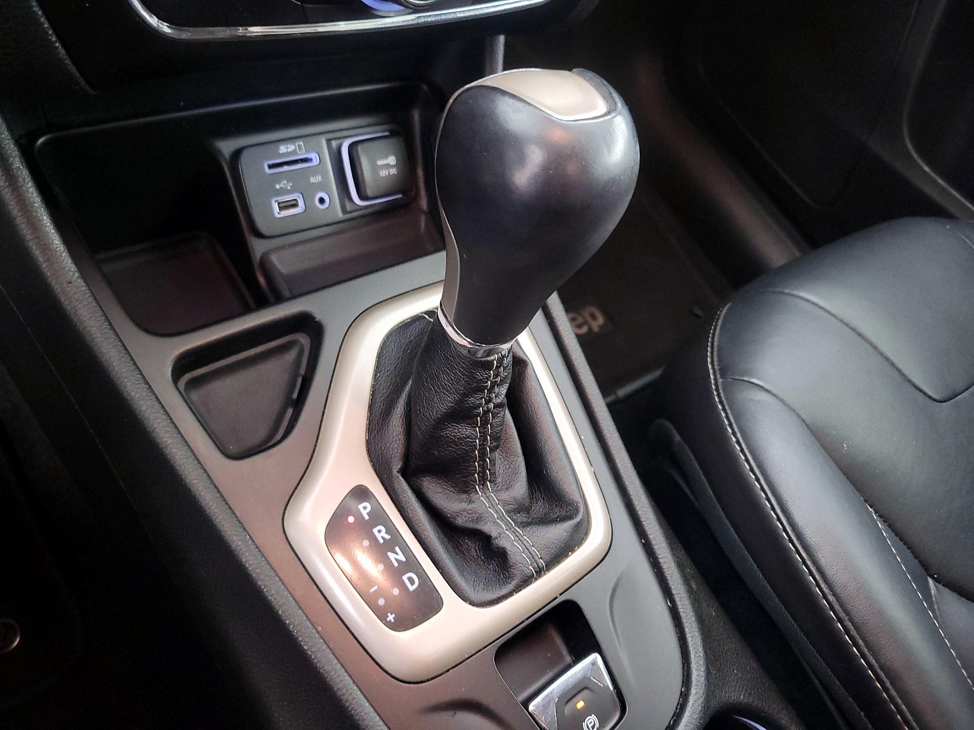 Thumbnail: 2015 Jeep Cherokee - 18