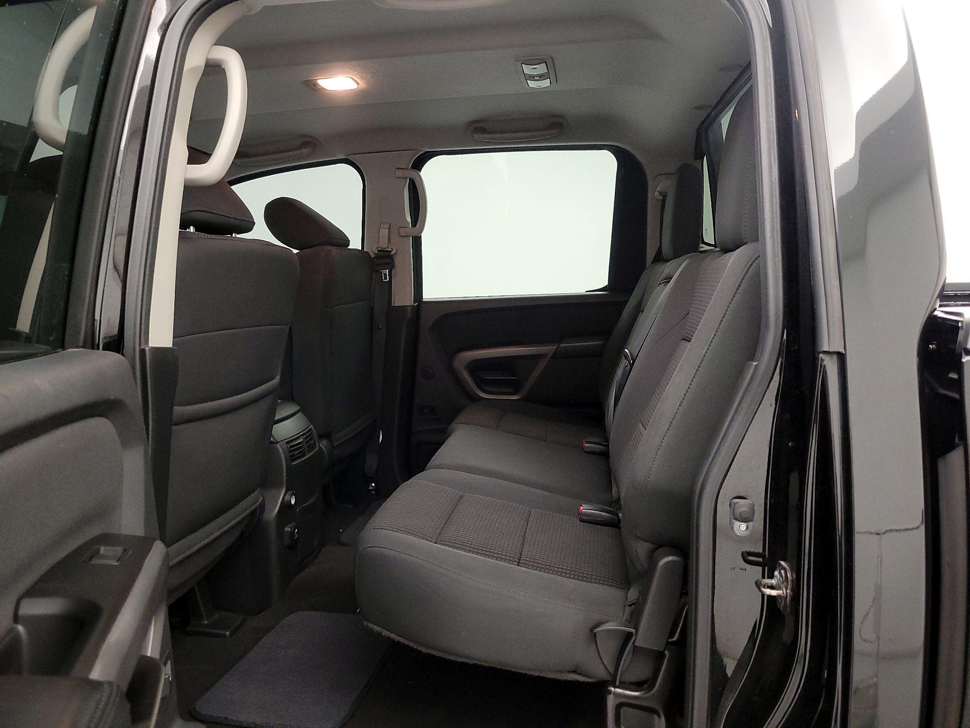 Thumbnail: 2015 Nissan Titan - 20