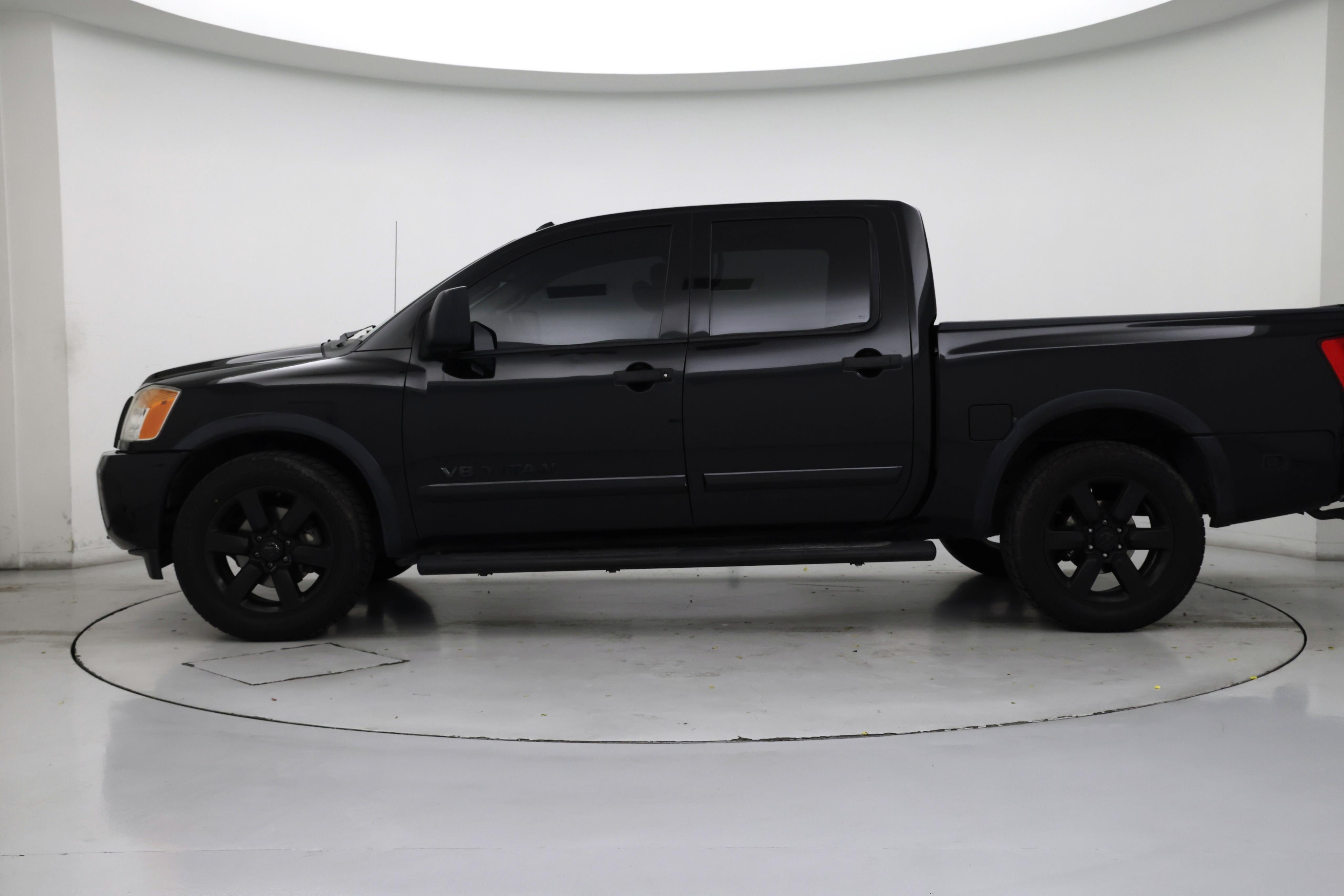 Thumbnail: 2015 Nissan Titan - 3